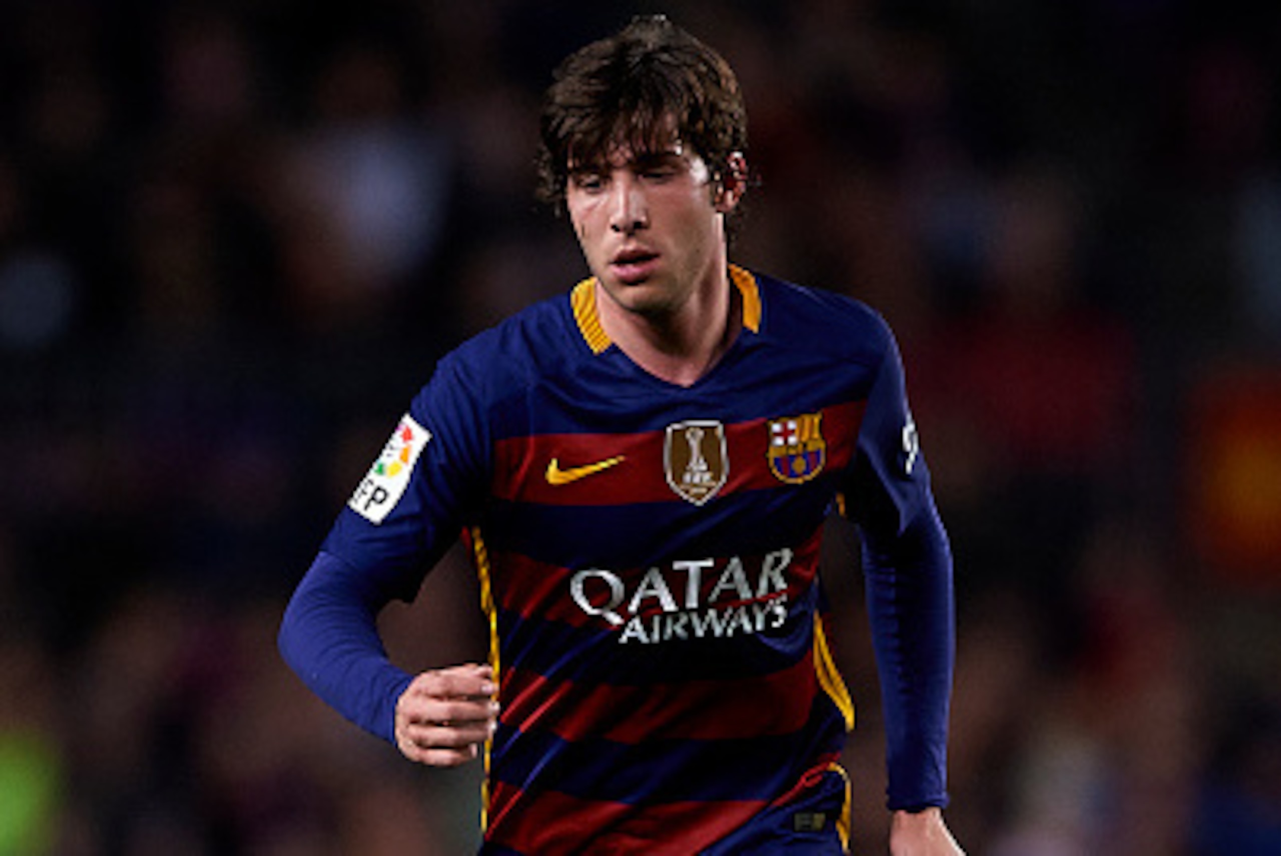 BARCELONA, SPAIN - FEBRUARY 28:  Sergi Roberto of Barcelona runs with the ball during the La Liga match between FC Barcelona and Sevilla FC at Camp Nou on February 28, 2016 in Barcelona, Spain.  (Photo by Manuel Queimadelos Alonso/Getty Images)
