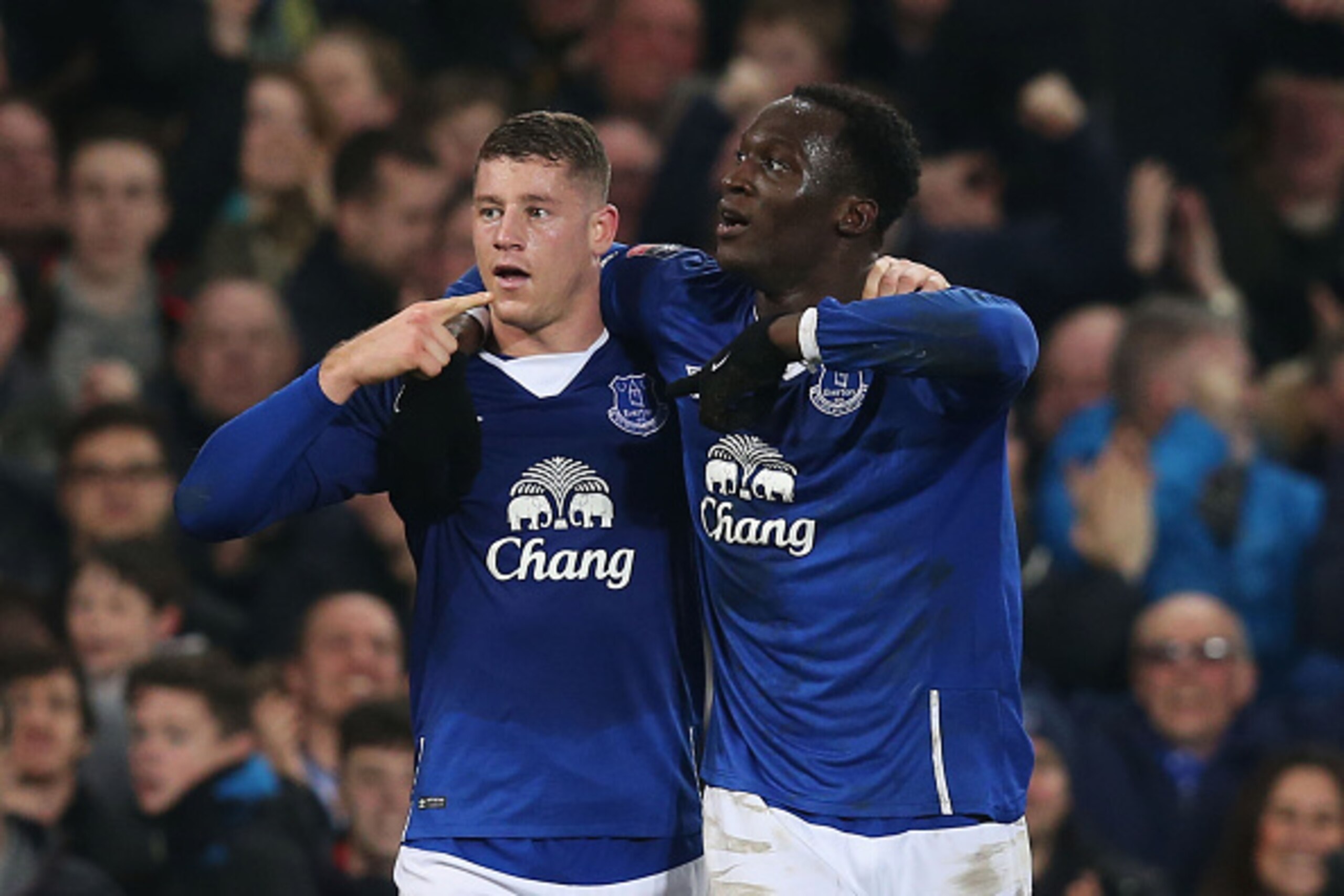 LIVERPOOL, ENGLAND - MARCH 12: Romelu Lukaku (R) of Everton celebrates scoring his team's second goal with his team mate Ross Barkley (L) during the Emirates FA Cup sixth round match between Everton and Chelsea at Goodison Park on March 12, 2016 in Liverp
