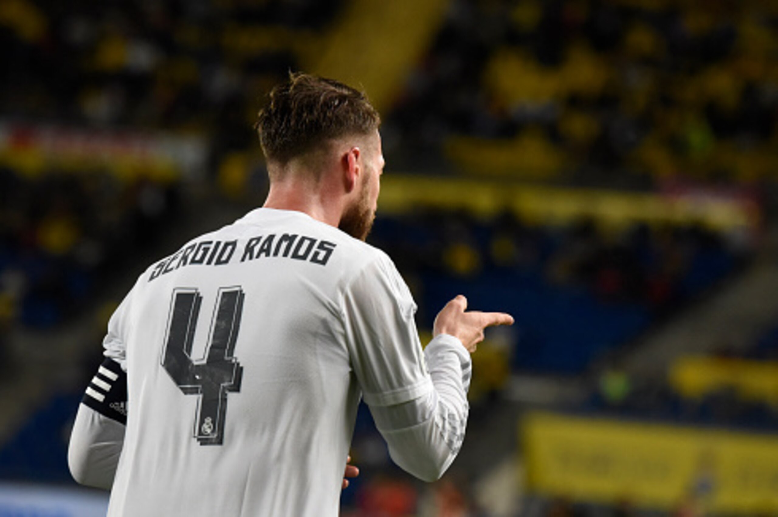 Real Madrid's defender Sergio Ramos gestures during the Spanish league football match UD Las Palmas vs Real Madrid CF at the Gran Canaria stadium in Las Palmas de Gran Canaria on March 13, 2016. / AFP / DESIREE MARTIN        (Photo credit should read DESI