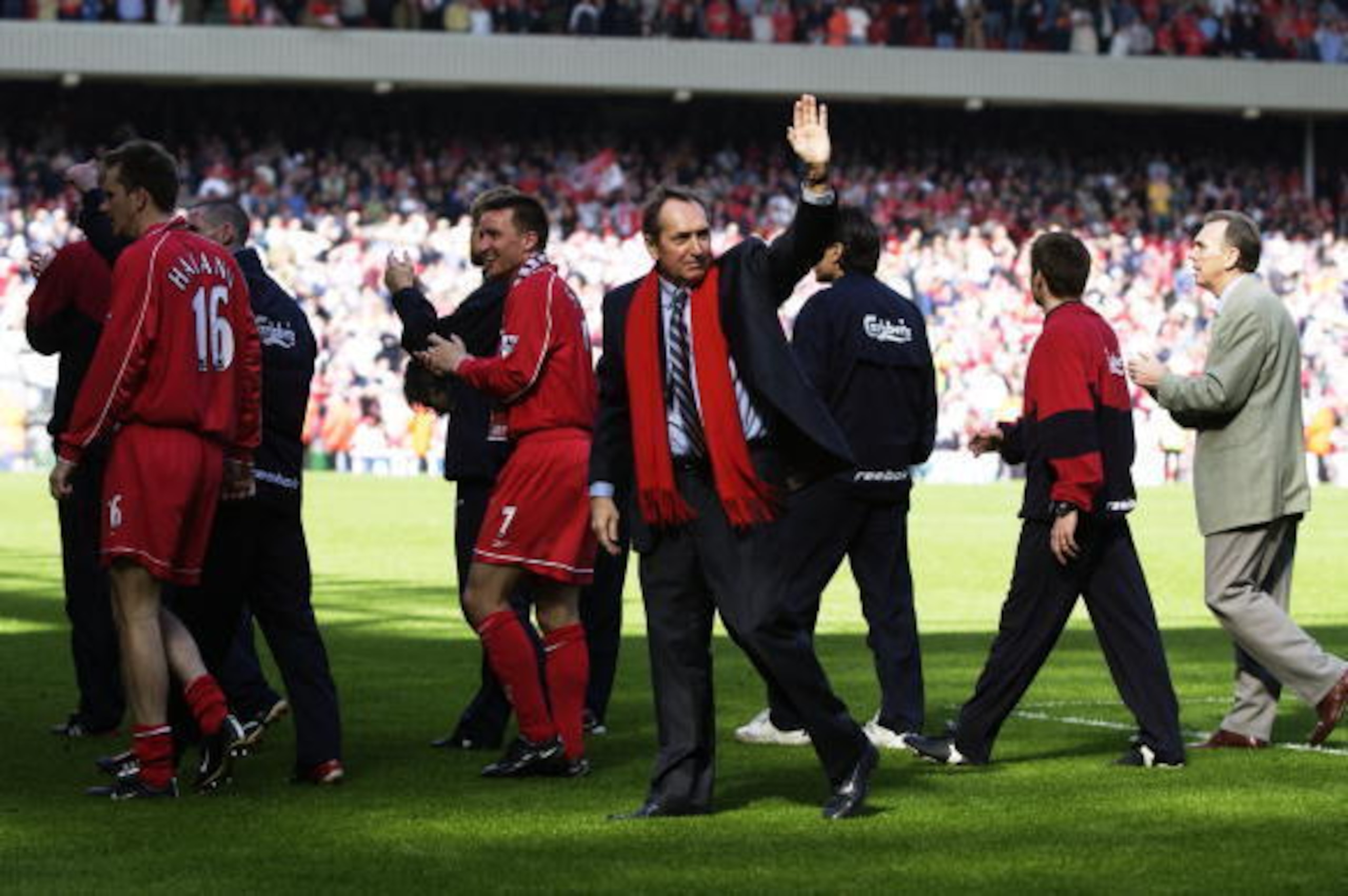 LIVERPOOL - MAY 11:  Liverpool manager Gerard Houllier acknowledges the crowd after the FA Barclaycard Premiership match between Liverpool and Ipswich Town played at Anfield, in Liverpool, England on May 11, 2002. Liverpool won the match 5-0. DIGITAL IMAG
