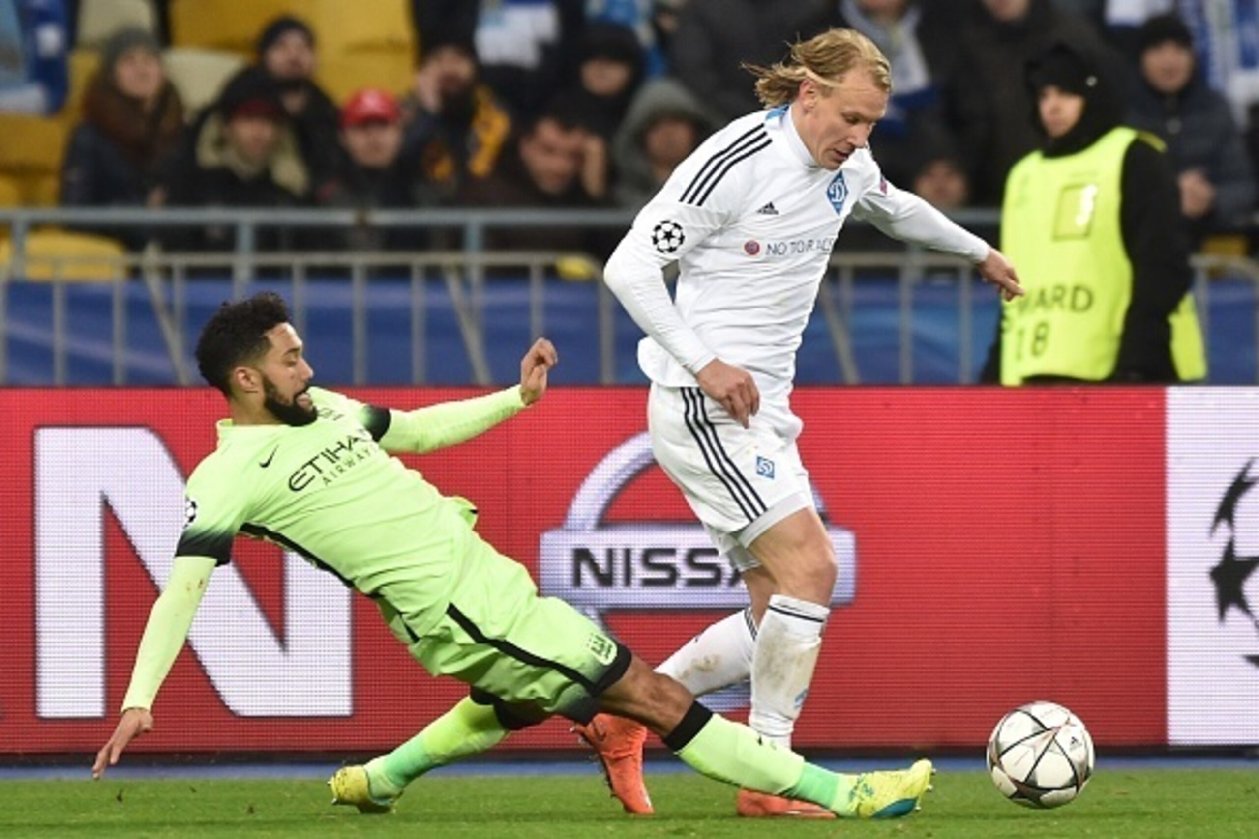 Manchester City's English midfielder Raheem Sterling (L) vies with Dynamo Kiev's Croatian defender Domagoj Vida during the UEFA Champions league round of 16, first leg, football match FC Dynamo Kyiv vs Manchester City  FC at the NSC Olimpiski stadium in K