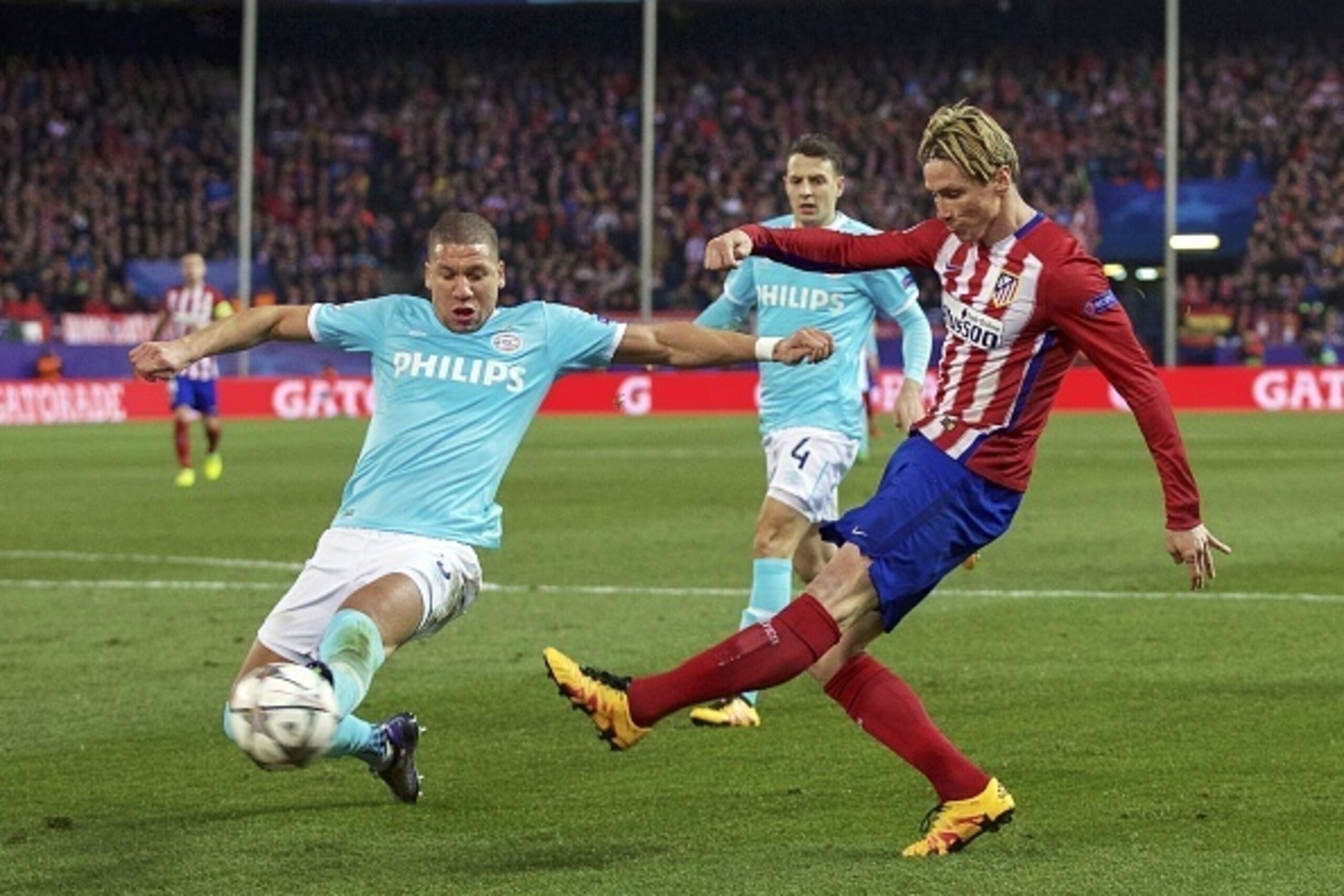 (L-R) Jeffrey Bruma of PSV, Santiago Arias of PSV, Fernando Torres of Club Atletico de Madrid during the UEFA Champions League Round of 16, Second leg match between Atletico madrid and PSV Eindhoven on March 15, 2016 at the Estadio Vicente Calderón in Mad (L-R) Jeffrey Bruma of PSV, Santiago Arias of PSV, Fernando Torres of Club Atletico de Madrid during the UEFA Champions League Round of 16, Second leg match between Atletico madrid and PSV Eindhoven on March 15, 2016 at the Estadio Vicente Calderón in Mad