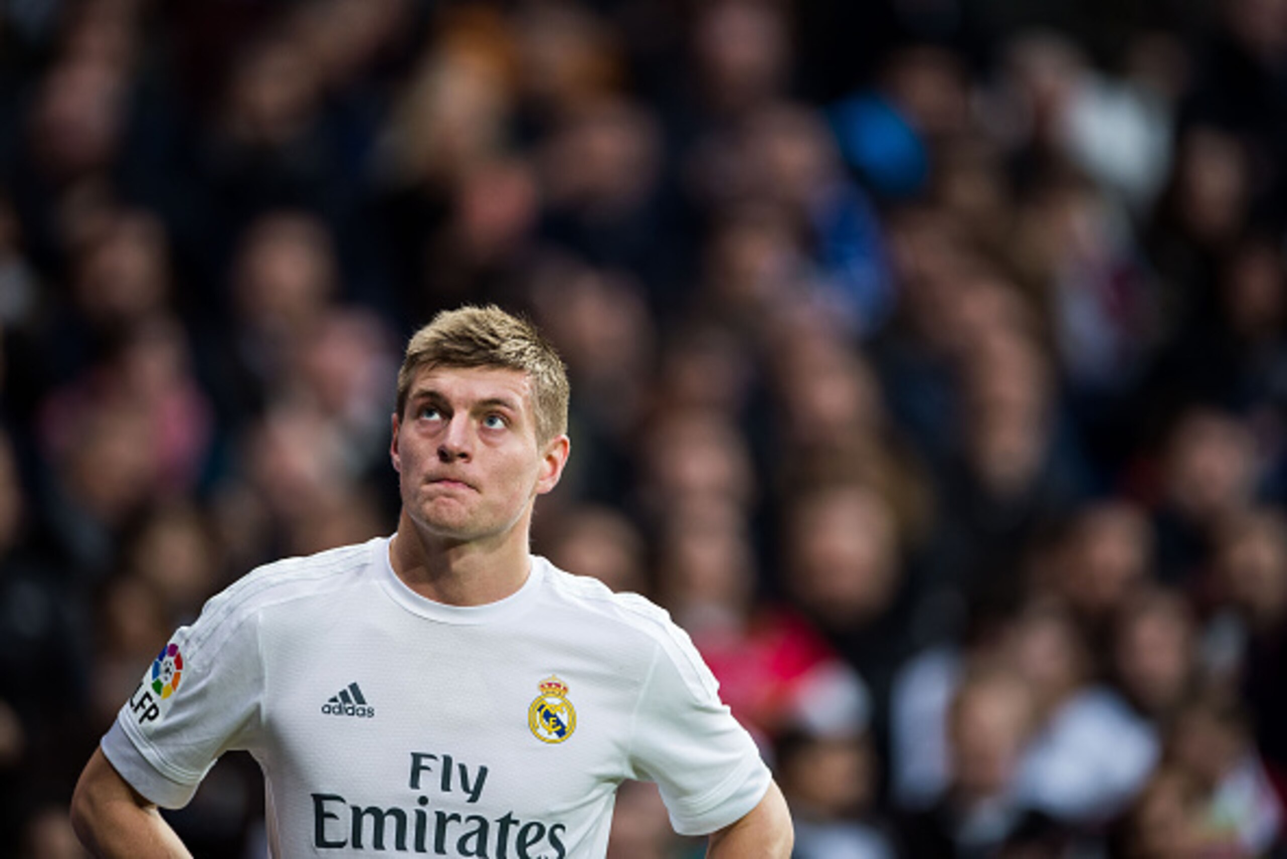 MADRID, SPAIN - DECEMBER 30:  Toni Kroos of Real Madrid CF looks on during the Real Madrid CF vs Real Sociedad match as part of the Liga BBVA 2015-2016 at the Estadio Santiago Bernabeu on December 30, 2015 in Madrid, Spain.  (Photo by Aitor Alcalde/Power 