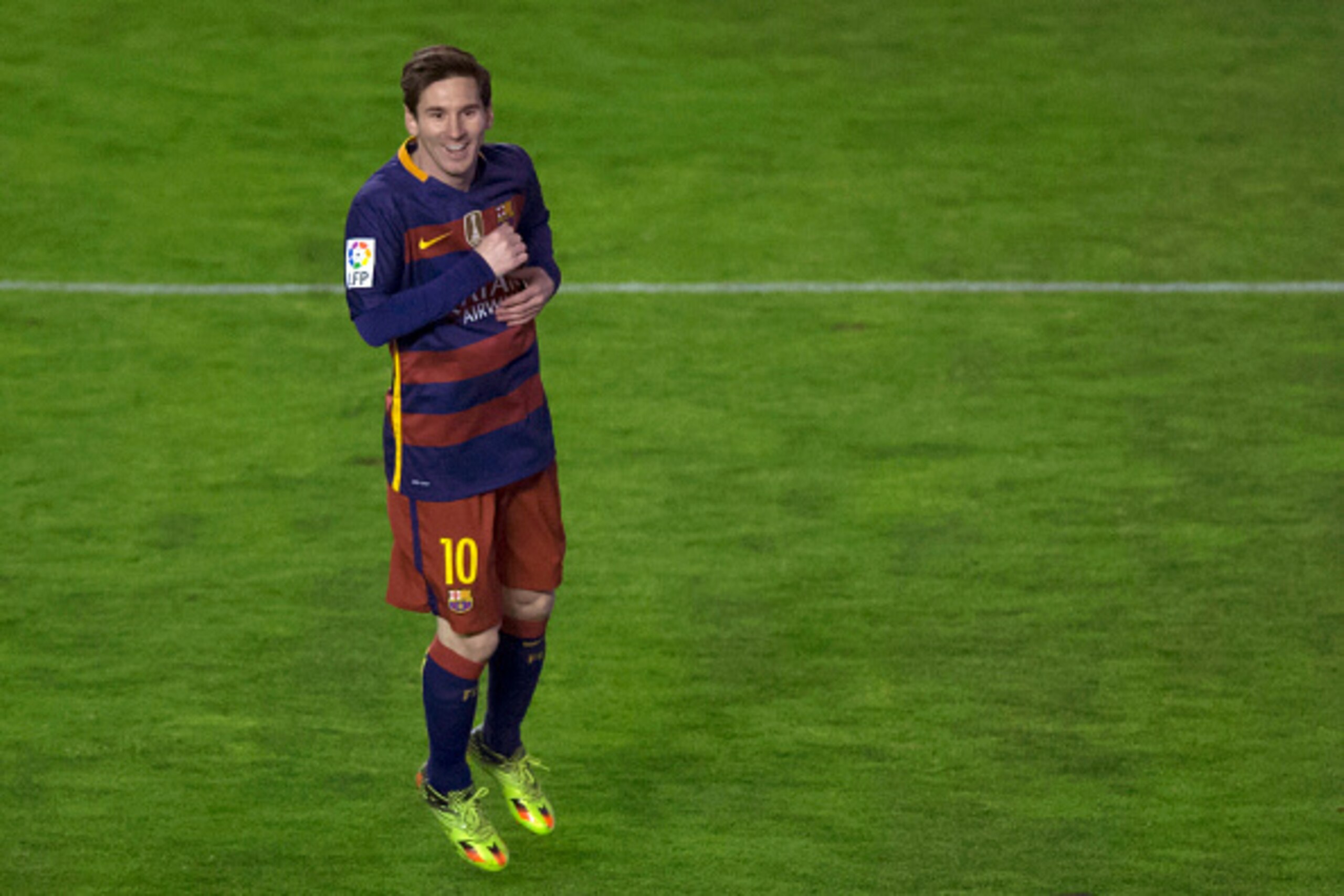 MADRID, SPAIN - MARCH 03: Lionel Messi of FC Barcelona celebrates scoring their third goal during the La Liga match between Rayo Vallecano de Madrid and FC Barcelona at Estadio de Vallecas on March 3, 2016 in Madrid, Spain. (Photo by Gonzalo Arroyo More MADRID, SPAIN - MARCH 03: Lionel Messi of FC Barcelona celebrates scoring their third goal during the La Liga match between Rayo Vallecano de Madrid and FC Barcelona at Estadio de Vallecas on March 3, 2016 in Madrid, Spain. (Photo by Gonzalo Arroyo More