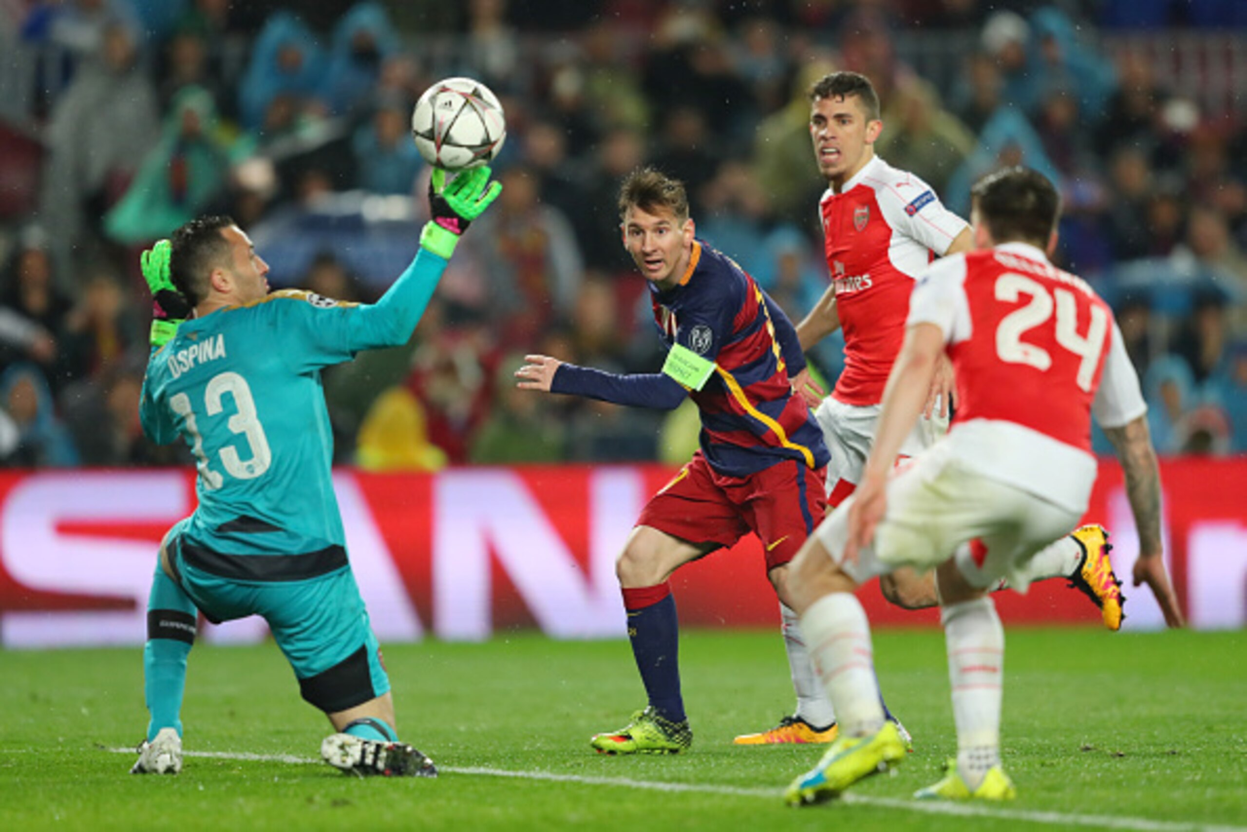 BARCELONA, SPAIN - MARCH 16: Lionel Messi of Barcelona scores his team's third goal during the UEFA Champions League round of 16, second Leg match between FC Barcelona and Arsenal FC at Camp Nou on March 16, 2016 in Barcelona, Spain.  (Photo by Richard He