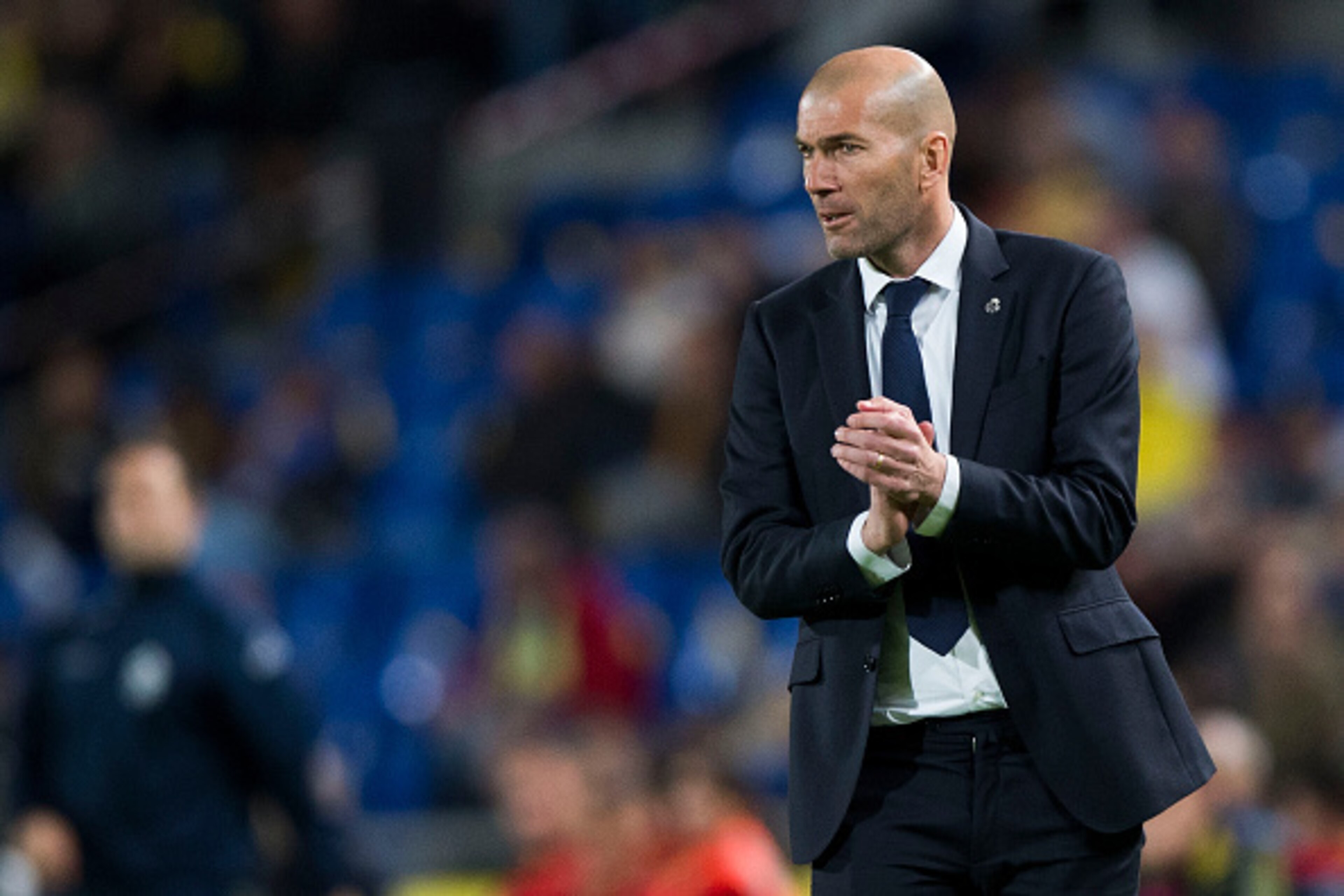 LAS PALMAS, SPAIN - MARCH 13: Head coach Zinedine Zidane of Real Madrid CF encourages his team during the La Liga match between UD Las Palmas and Real Madrid CF at Estadio de Gran Canaria on March 13, 2016 in Las Palmas, Spain.  (Photo by Gonzalo Arroyo M