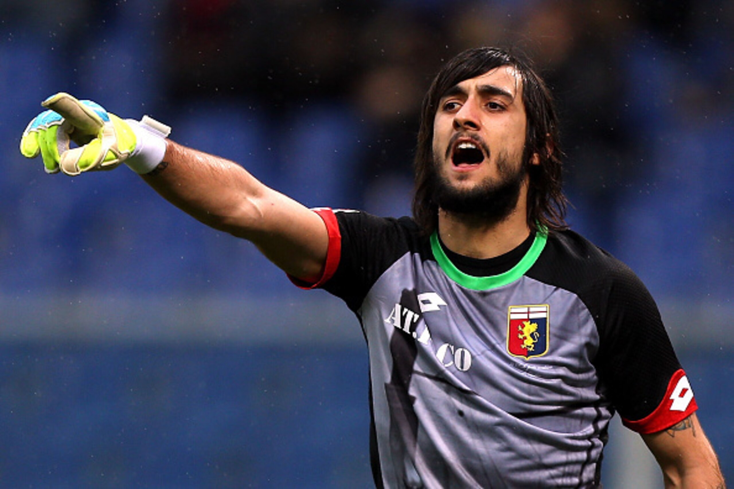 GENOA, ITALY - MARCH 06: Mattia Perin of Genoa CFC in action during the Serie A match between Genoa CFC and Empoli FC at Stadio Luigi Ferraris on March 6, 2016 in Genoa, Italy.  (Photo by Gabriele Maltinti/Getty Images)