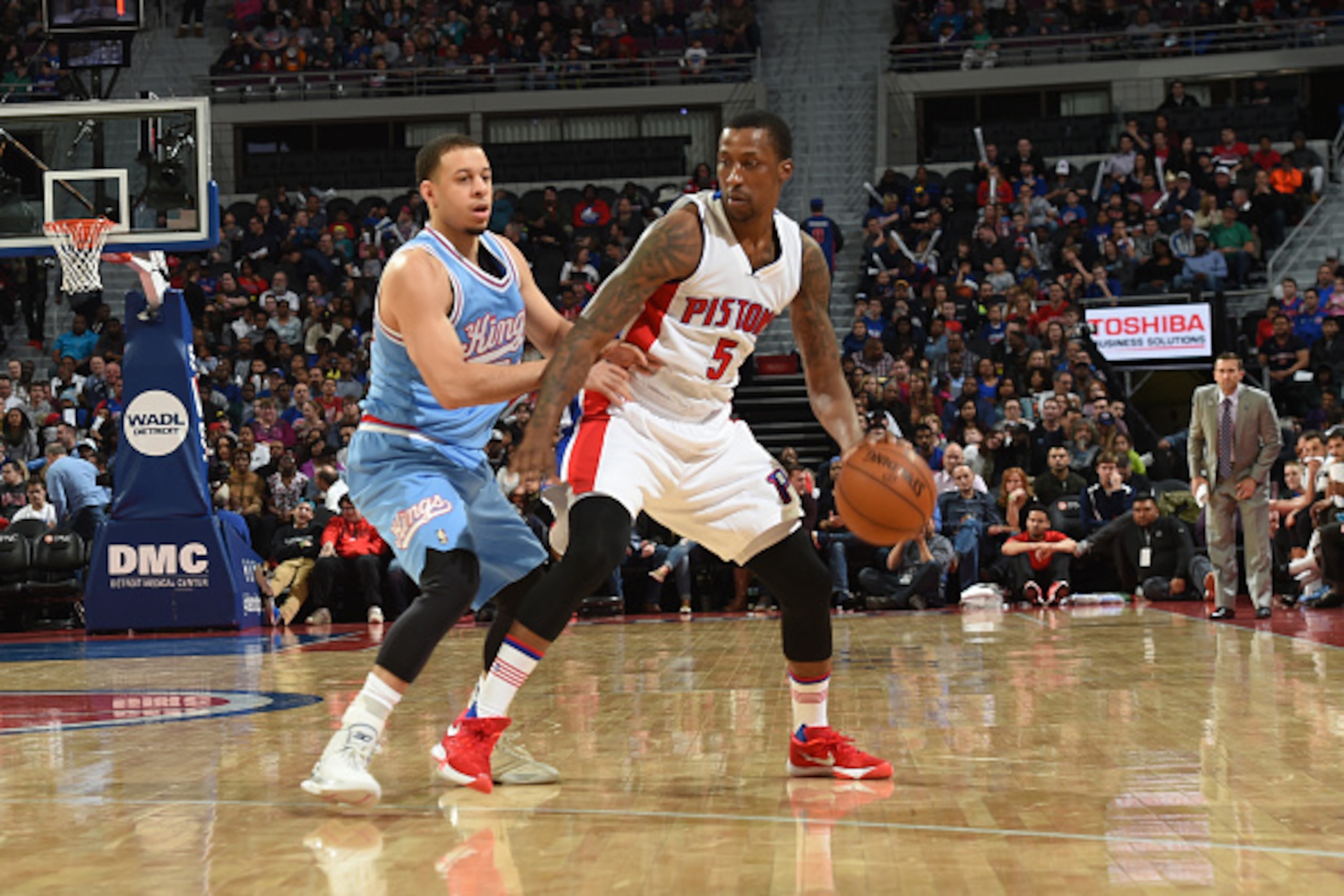 AUBURN HILLS, MI - MARCH 18:  Kentavious Caldwell-Pope #5 of the Detroit Pistons handles the ball against the Sacramento Kings on March 18, 2016 at The Palace of Auburn Hills in Auburn Hills, Michigan. NOTE TO USER: User expressly acknowledges and agrees 