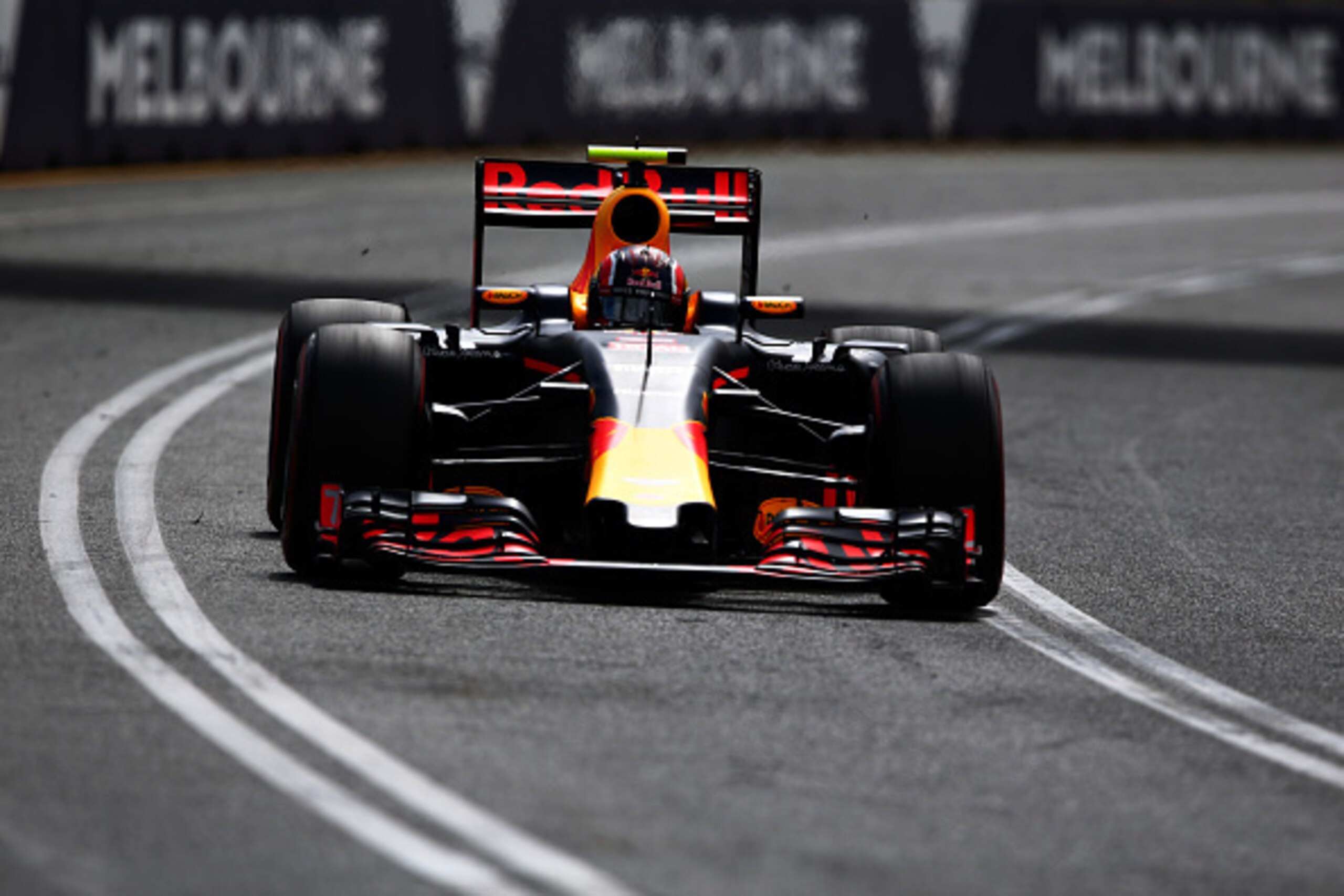MELBOURNE, AUSTRALIA - MARCH 19: Daniil Kvyat of Russia drives the (26) Red Bull Racing Red Bull-TAG Heuer RB12 TAG Heuer on track during qualifying for the Australian Formula One Grand Prix at Albert Park on March 19, 2016 in Melbourne, Australia. (Phot MELBOURNE, AUSTRALIA - MARCH 19: Daniil Kvyat of Russia drives the (26) Red Bull Racing Red Bull-TAG Heuer RB12 TAG Heuer on track during qualifying for the Australian Formula One Grand Prix at Albert Park on March 19, 2016 in Melbourne, Australia. (Phot