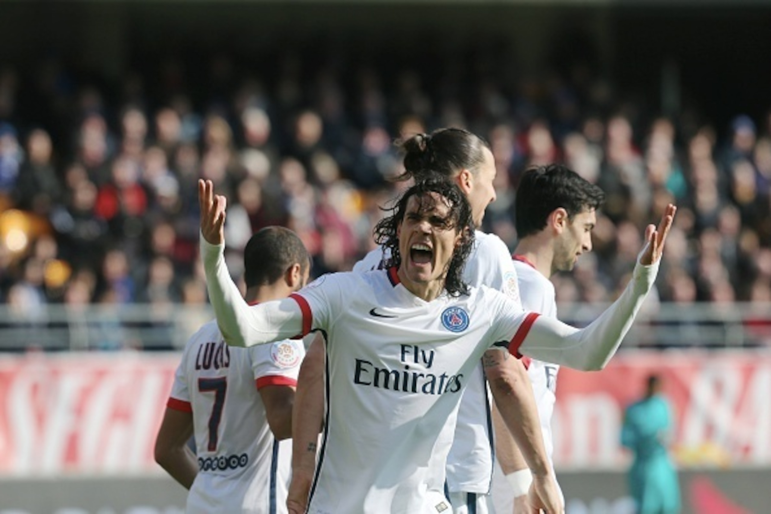 TROYES, FRANCE - MARCH 13:  Edinson Cavani of Paris Saint-Germain celebrates his goal during the French  Ligue 1 between ESTAC Troyes and Paris Saint-Germain at Stade de l'Aube on march 13, 2016 in Troyes, France.  (Photo by Xavier Laine/Getty Images)