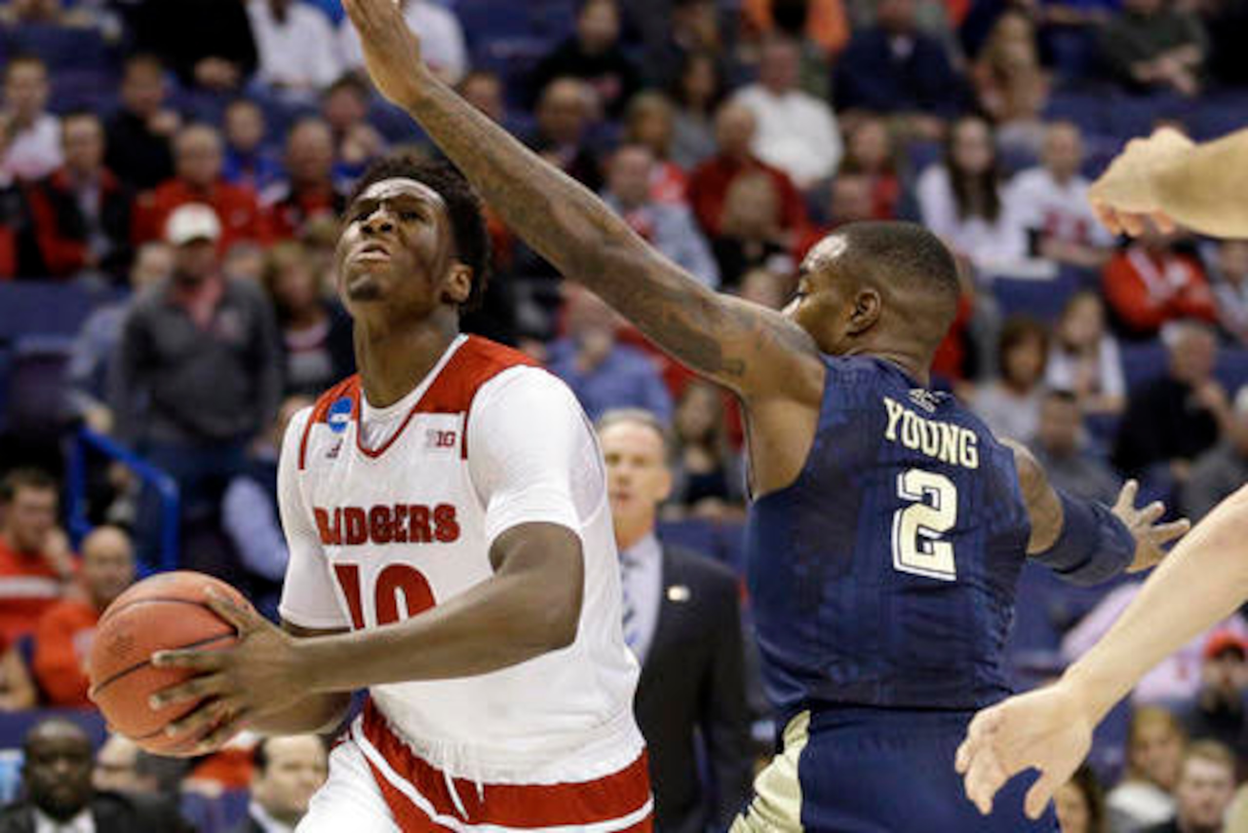 Nigel Hayes can be a force under the board for Wisconsin.