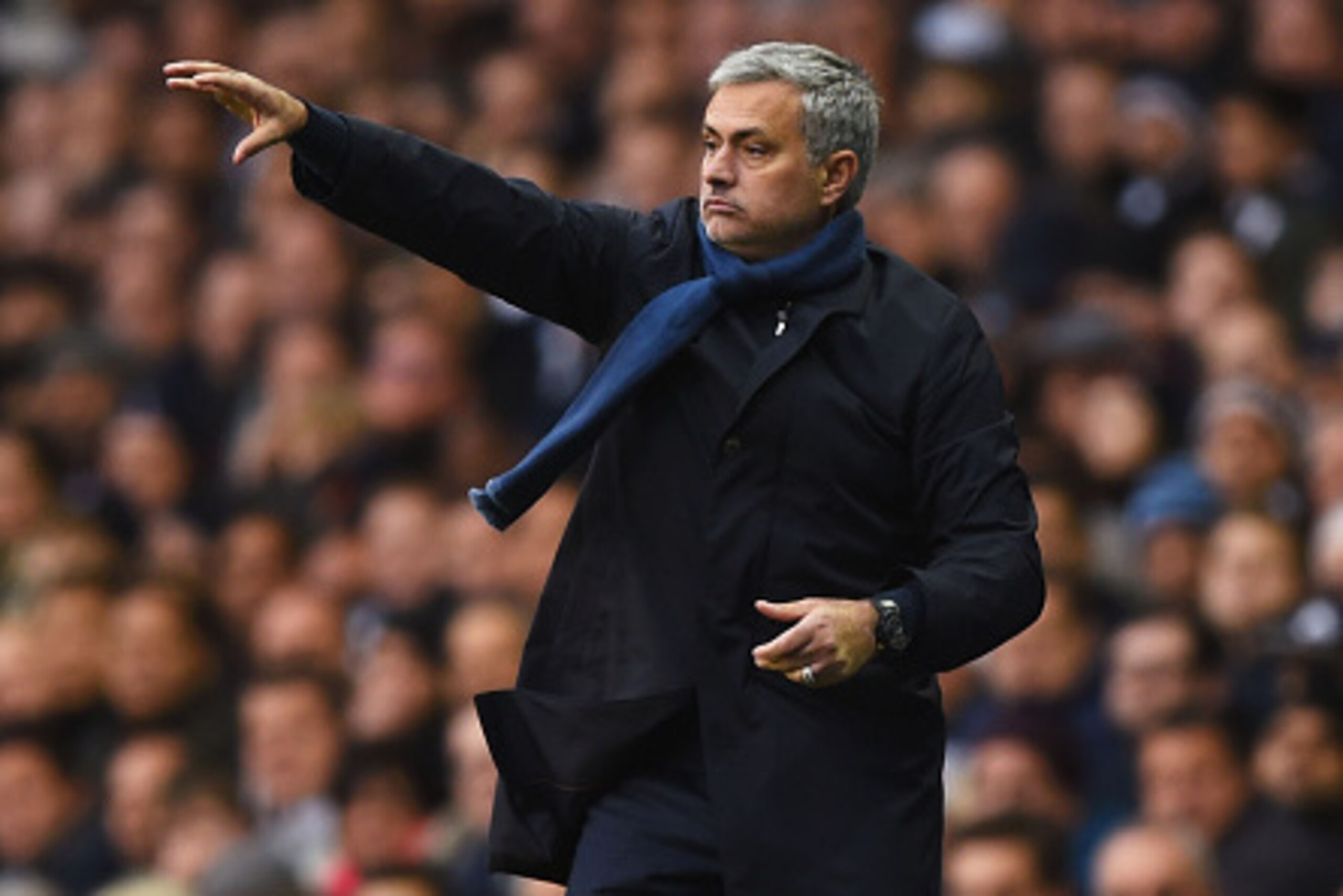 LONDON, ENGLAND - NOVEMBER 29:  Jose Mourinho manager of Chelsea signals during the Barclays Premier League match between Tottenham Hotspur and Chelsea at White Hart Lane on November 29, 2015 in London, England.  (Photo by Shaun Botterill/Getty Images)