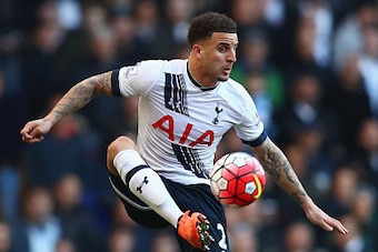 LONDON, ENGLAND - MARCH 20:  Kyle Walker of Tottenham Hotspur controls the ball during the Barclays Premier League match between Tottenham Hotspur and A.F.C. Bournemouth at White Hart Lane on March 20, 2016 in London, United Kingdom.  (Photo by Clive Rose