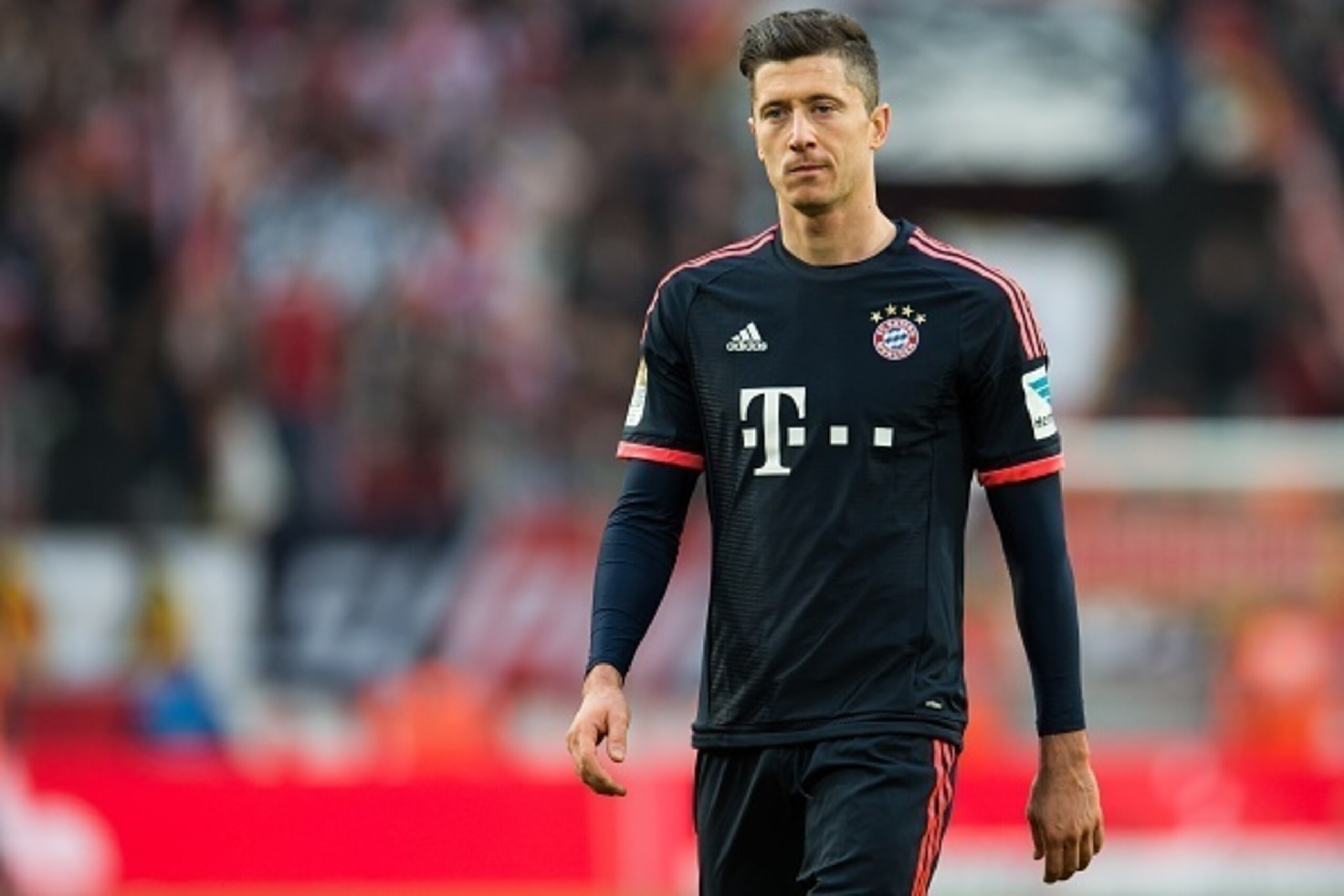 Robert Lewandowski of Bayern Munich during the Bundesliga match between 1. FC Koln and FC Bayern Munich on March 19, 2016 at the RheinEnergieStadion in Koln, Germany.(Photo by VI Images via Getty Images)