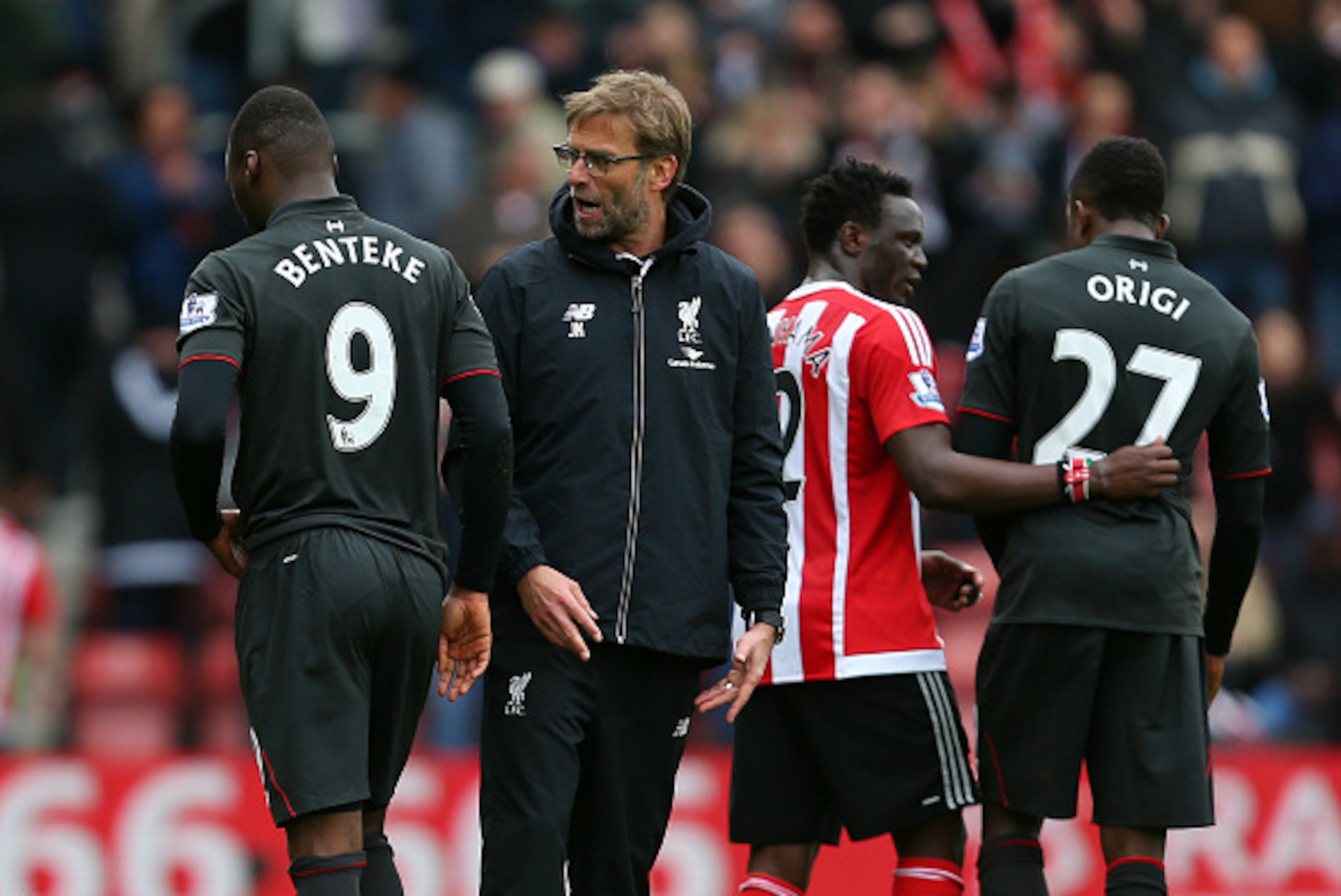 SOUTHAMPTON, ENGLAND - MARCH 20:  Jurgen Klopp manager of Liverpool speaks with Christian Benteke of Liverpool after the Barclays Premier League match between Southampton and Liverpool on March 20, 2016 in Southampton, United Kingdom.  (Photo by Catherine
