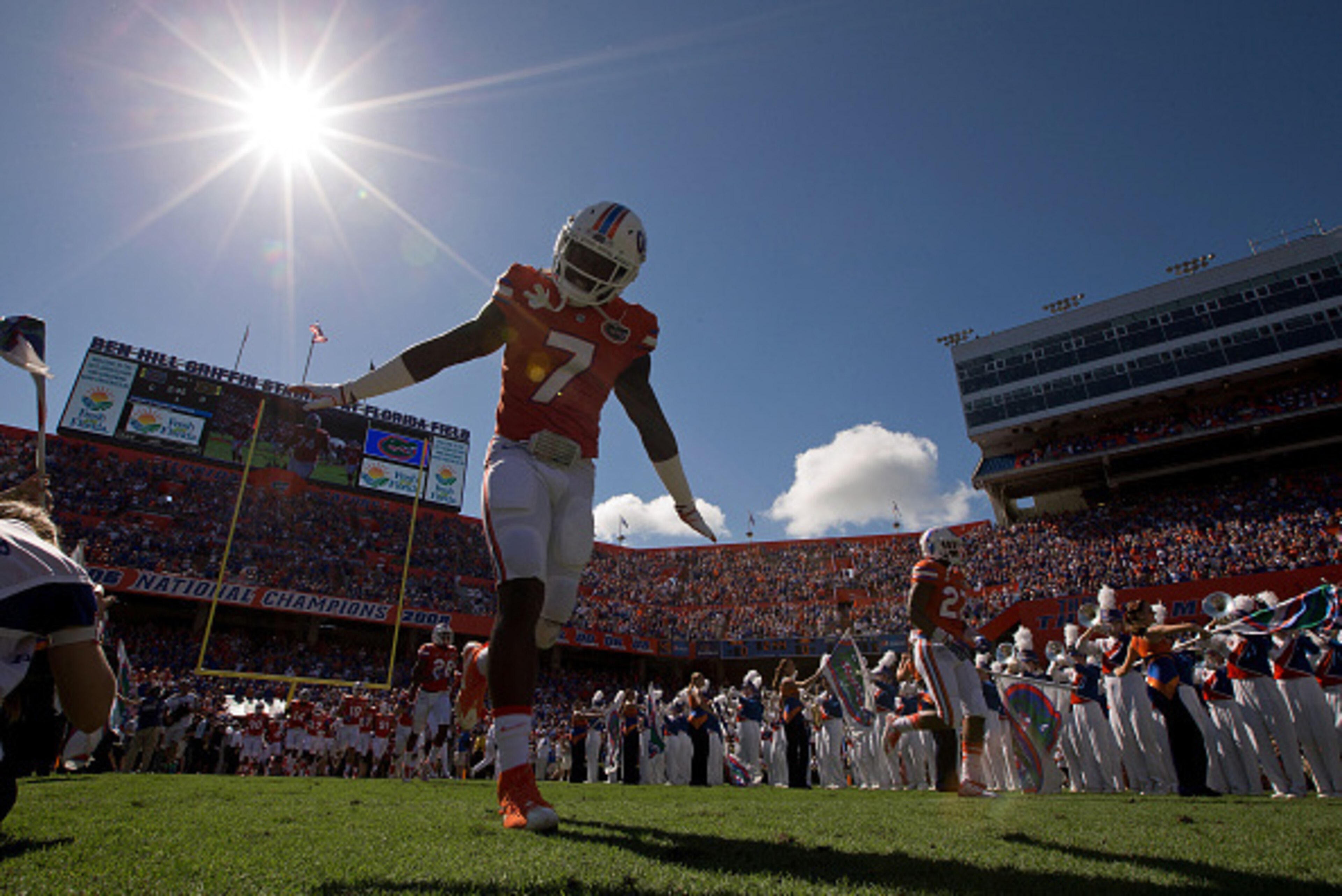 GAINESVILLE, FL - NOVEMBER 07: Duke Dawson #7 of the Florida Gators takes the field before the game against the Vanderbilt Commodores at Ben Hill Griffin Stadium on November 7, 2015 in Gainesville, Florida.  (Photo by Rob Foldy/Getty Images)