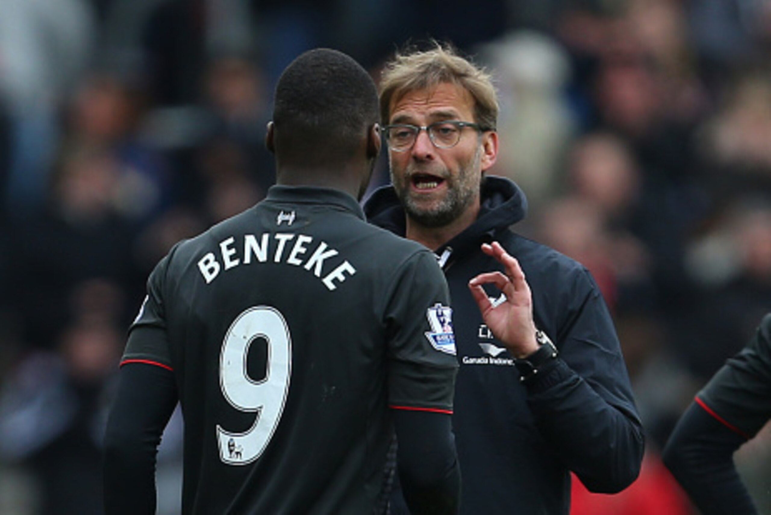 SOUTHAMPTON, ENGLAND - MARCH 20: Jurgen Klopp manager of Liverpool speaks with Christian Benteke of Liverpool after the Barclays Premier League match between Southampton and Liverpool on March 20, 2016 in Southampton, United Kingdom. (Photo by Catherine SOUTHAMPTON, ENGLAND - MARCH 20: Jurgen Klopp manager of Liverpool speaks with Christian Benteke of Liverpool after the Barclays Premier League match between Southampton and Liverpool on March 20, 2016 in Southampton, United Kingdom. (Photo by Catherine