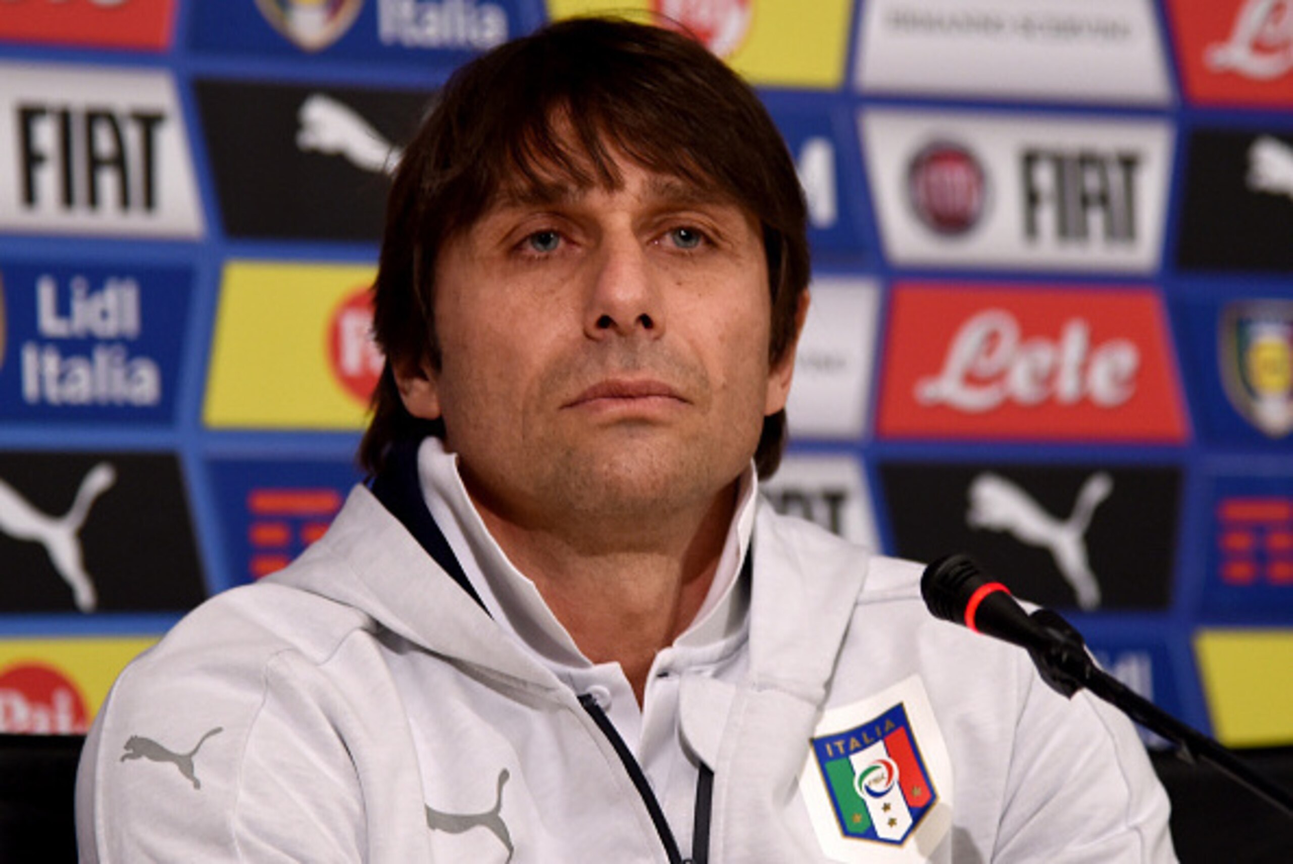 FLORENCE, ITALY - MARCH 21:  Italian national team head coach Antonio Conte speaks to the media during a press conference at the club's training ground at Coverciano on March 21, 2016 in Florence, Italy.  (Photo by Claudio Villa/Getty Images)