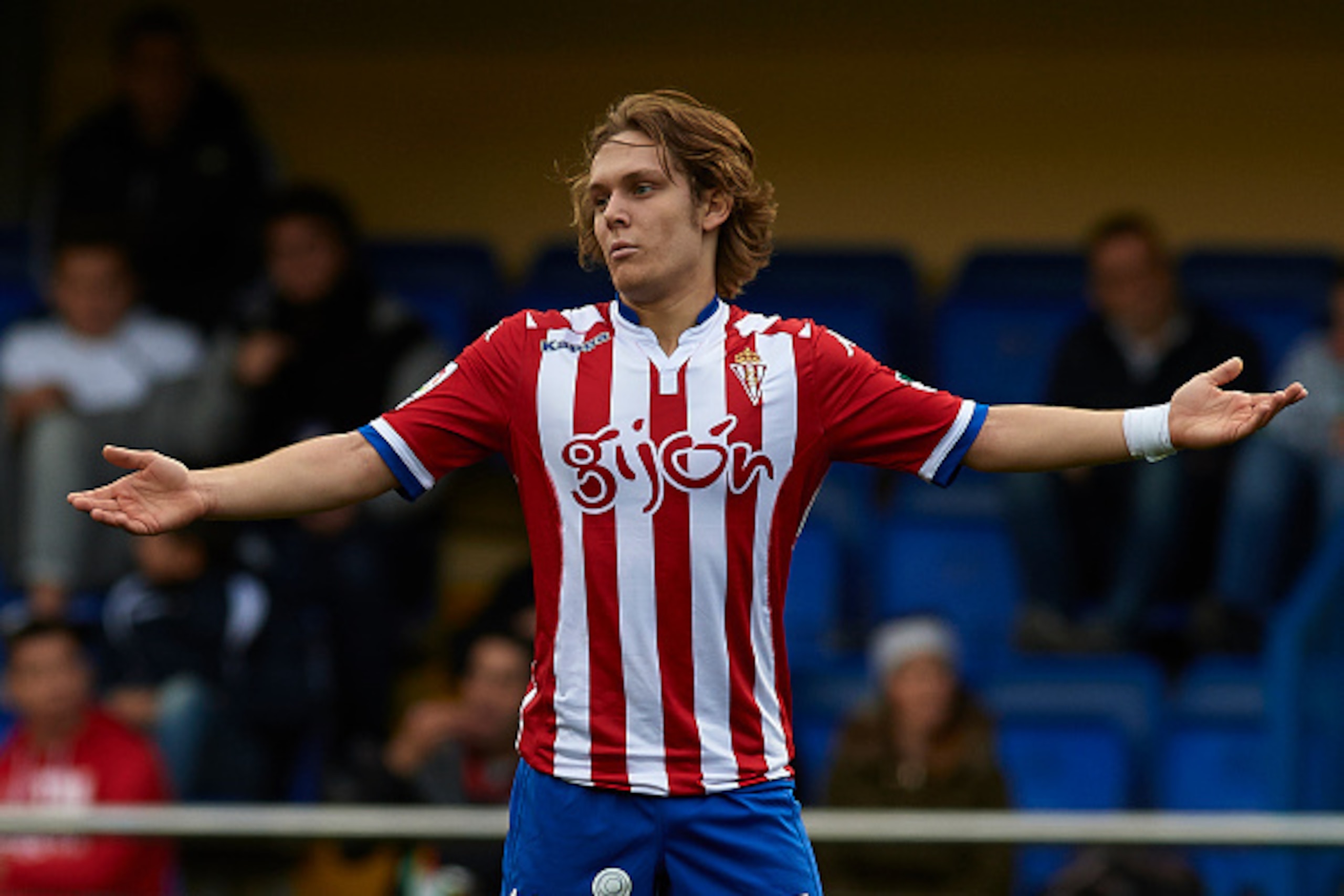 VILLARREAL, SPAIN - JANUARY 10: Alen Halilovic of Sporting de Gijon reacts during the La Liga match between Villarreal CF and Real Sporting de Gijon at El Madrigal on January 10, 2016 in Villarreal, Spain. (Photo by Manuel Queimadelos Alonso/Getty Image VILLARREAL, SPAIN - JANUARY 10: Alen Halilovic of Sporting de Gijon reacts during the La Liga match between Villarreal CF and Real Sporting de Gijon at El Madrigal on January 10, 2016 in Villarreal, Spain. (Photo by Manuel Queimadelos Alonso/Getty Image