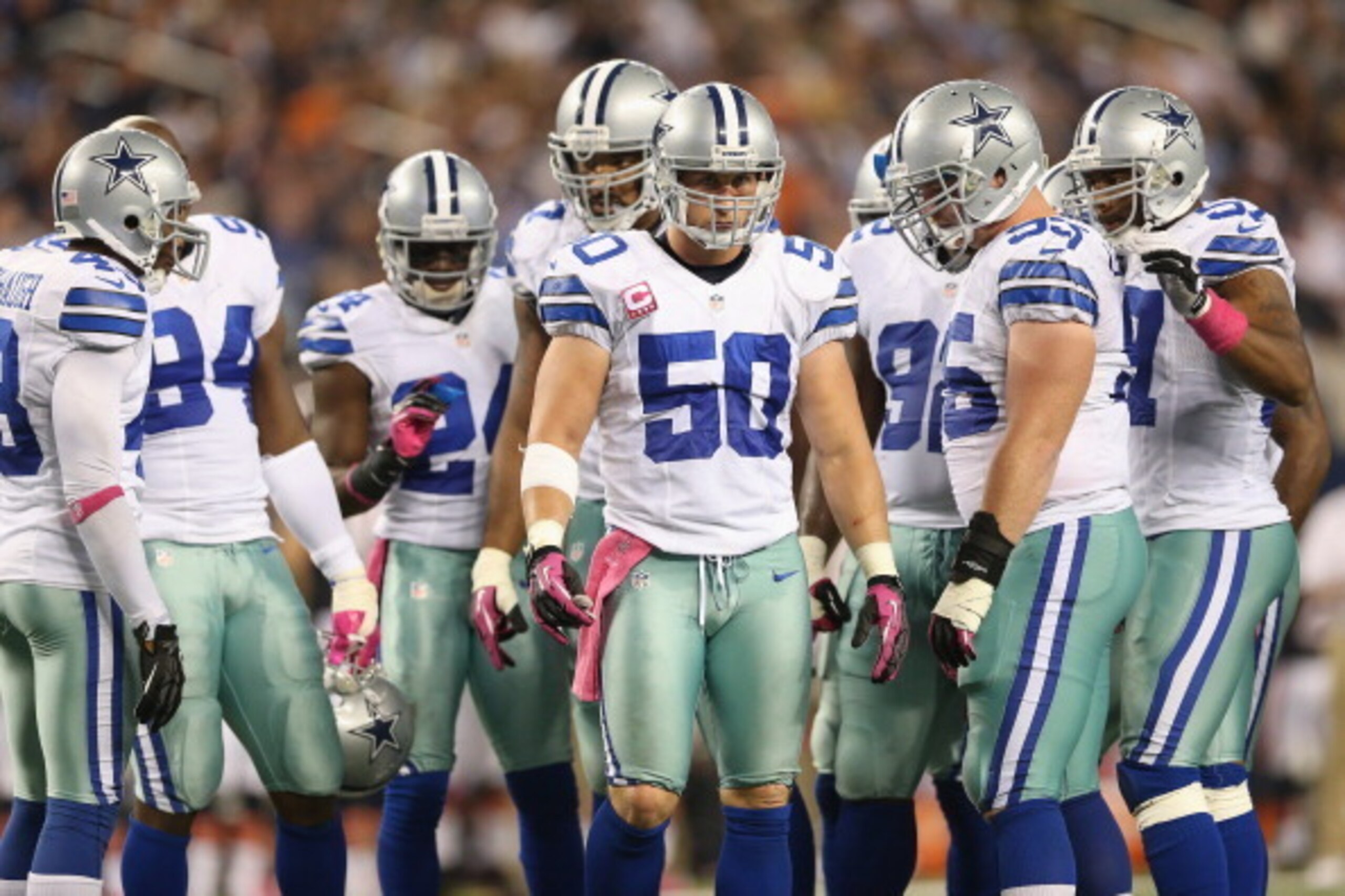 ARLINGTON, TX - OCTOBER 01:  Sean Lee #50 of the Dallas Cowboys at Cowboys Stadium on October 1, 2012 in Arlington, Texas.  (Photo by Ronald Martinez/Getty Images)