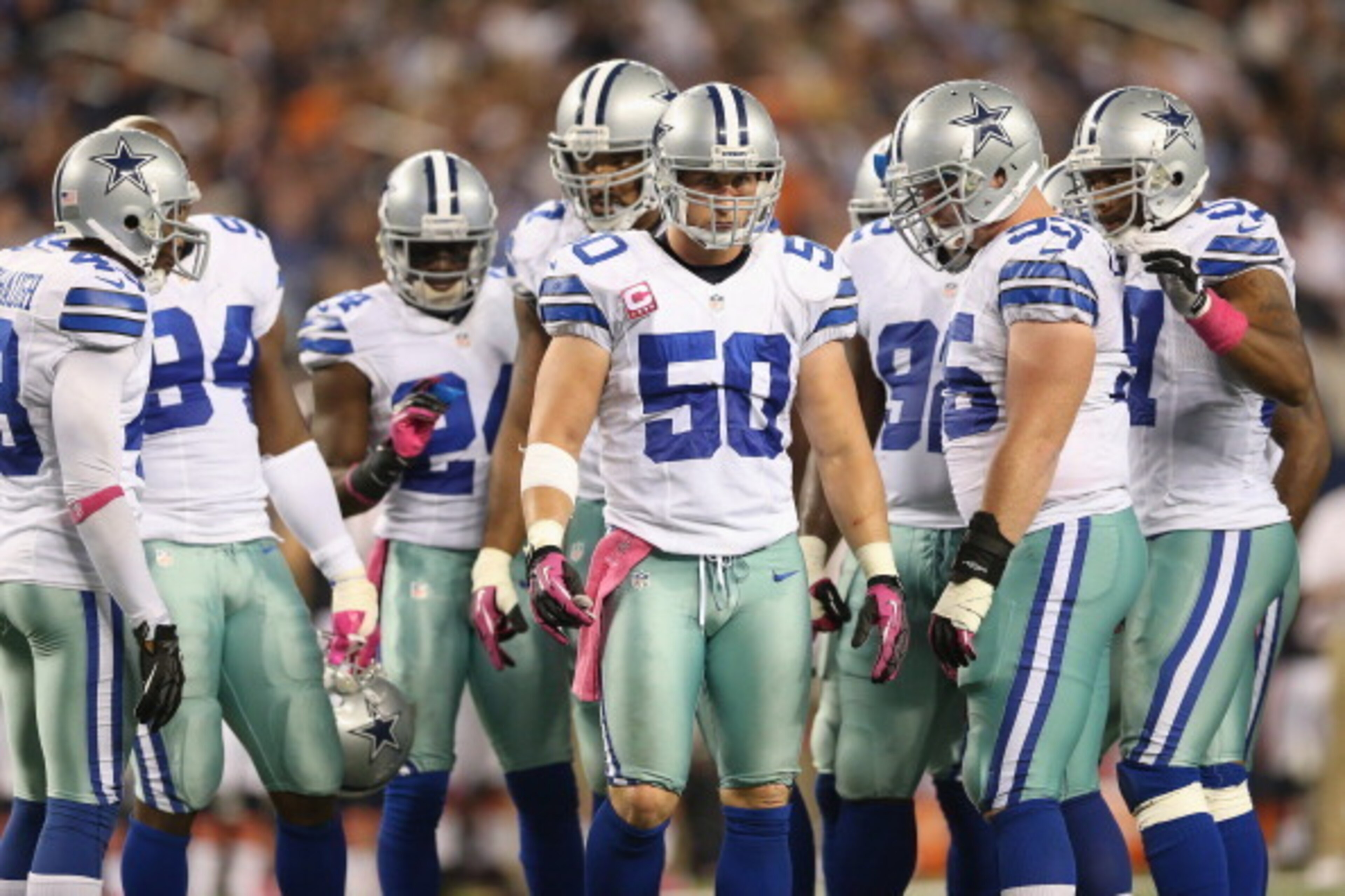 ARLINGTON, TX - OCTOBER 01:  Sean Lee #50 of the Dallas Cowboys at Cowboys Stadium on October 1, 2012 in Arlington, Texas.  (Photo by Ronald Martinez/Getty Images)