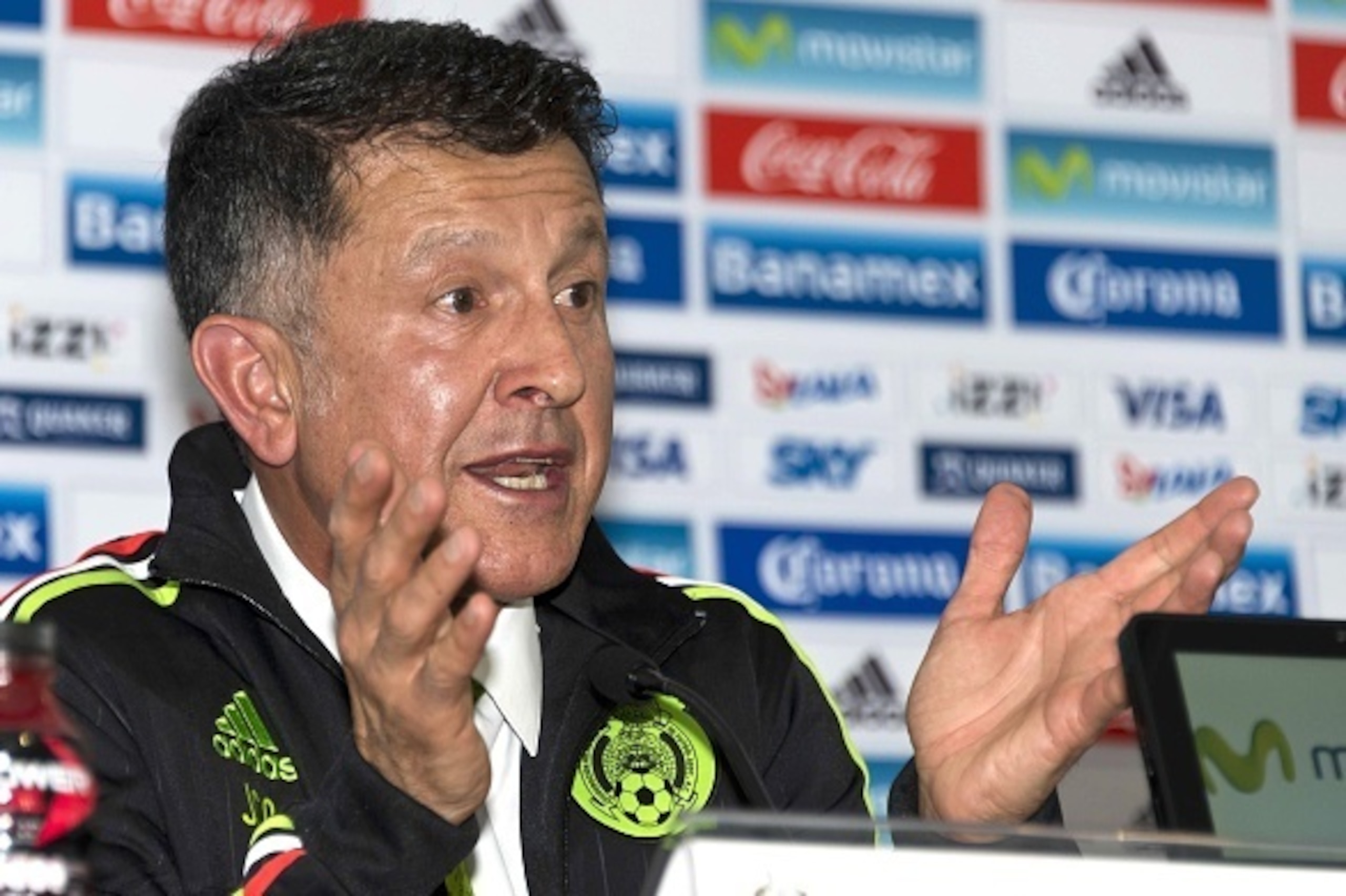 Colombian Juan Carlos Osorio  speaks  to journalists during a press conference  in Mexico City on October 14, 2015. Osorio was announced as the new coach of the Mexican National football team. AFP PHOTO/OMAR TORRES        (Photo credit should read OMAR TO