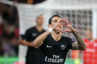PARIS, FRANCE - SEPTEMBER 15:  Angel Di Maria of Paris Saint-Germain celebrates his goal during the UEFA Champions League between Paris Saint-Germain and Malmo FF at Parc Des Princes on September 15, 2015 in Paris, France.  (Photo by Xavier Laine/Getty Im