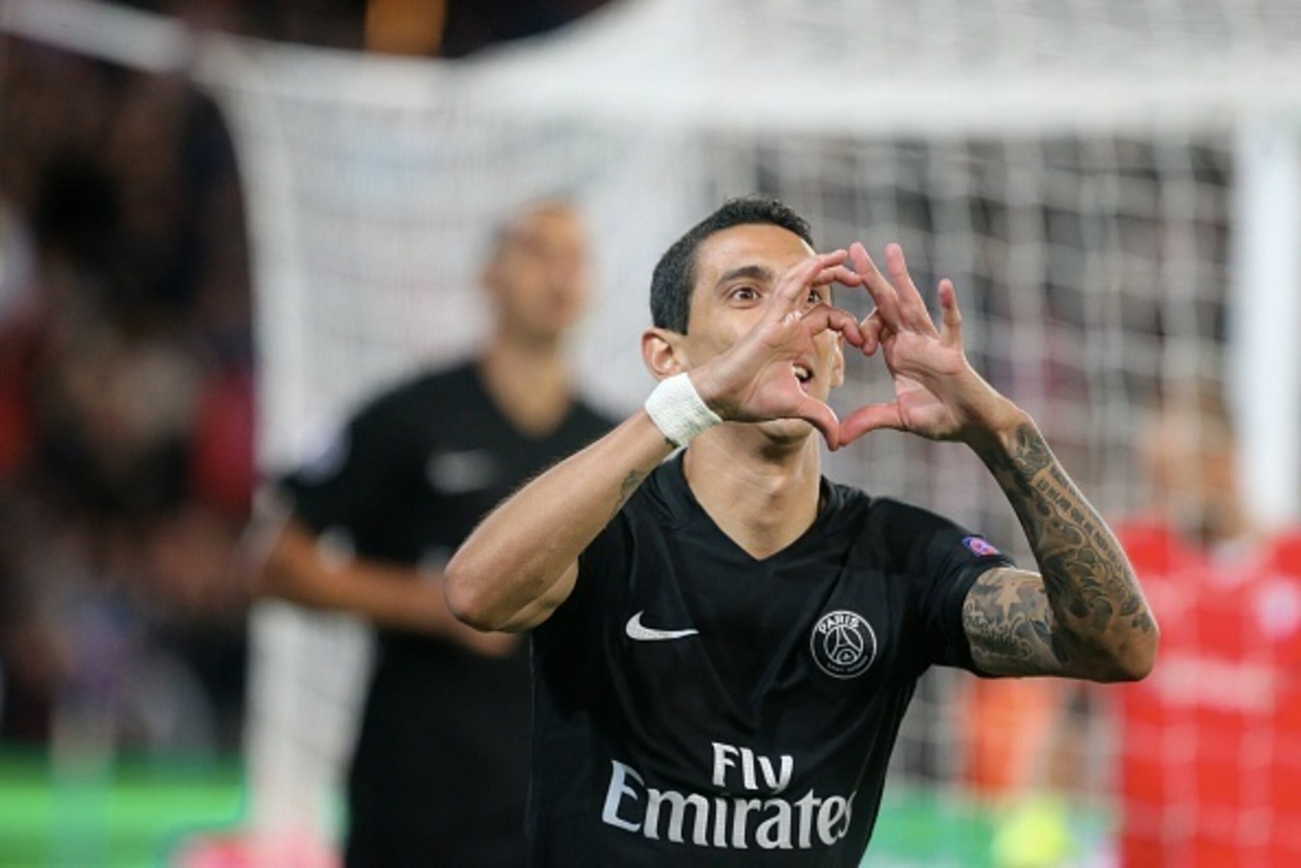 PARIS, FRANCE - SEPTEMBER 15:  Angel Di Maria of Paris Saint-Germain celebrates his goal during the UEFA Champions League between Paris Saint-Germain and Malmo FF at Parc Des Princes on September 15, 2015 in Paris, France.  (Photo by Xavier Laine/Getty Im