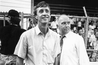 (L-R) Johan Cruyff of FC Barcelona, Henk Van Brussel in augustus 1990 (Photo by VI Images via Getty Images)