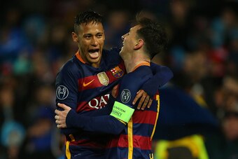BARCELONA, SPAIN - MARCH 16:  Neymar of FC Barcelona celebrates with Lionel Messi of FC Barcelona  during the UEFA Champions League match between FC Barcelona and Arsenal at Camp Nou on March 16, 2016 in Barcelona, Spain.  (Photo by Catherine Ivill - AMA/