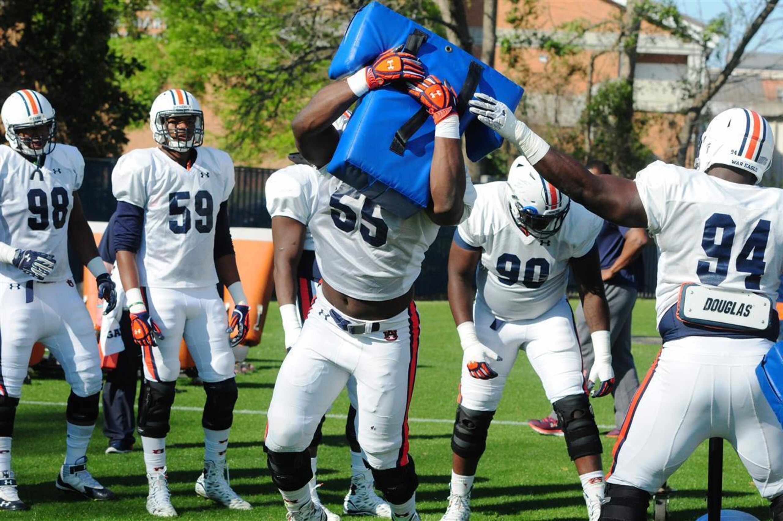 Auburn DE Carl Lawson (center) Auburn DE Carl Lawson (center)