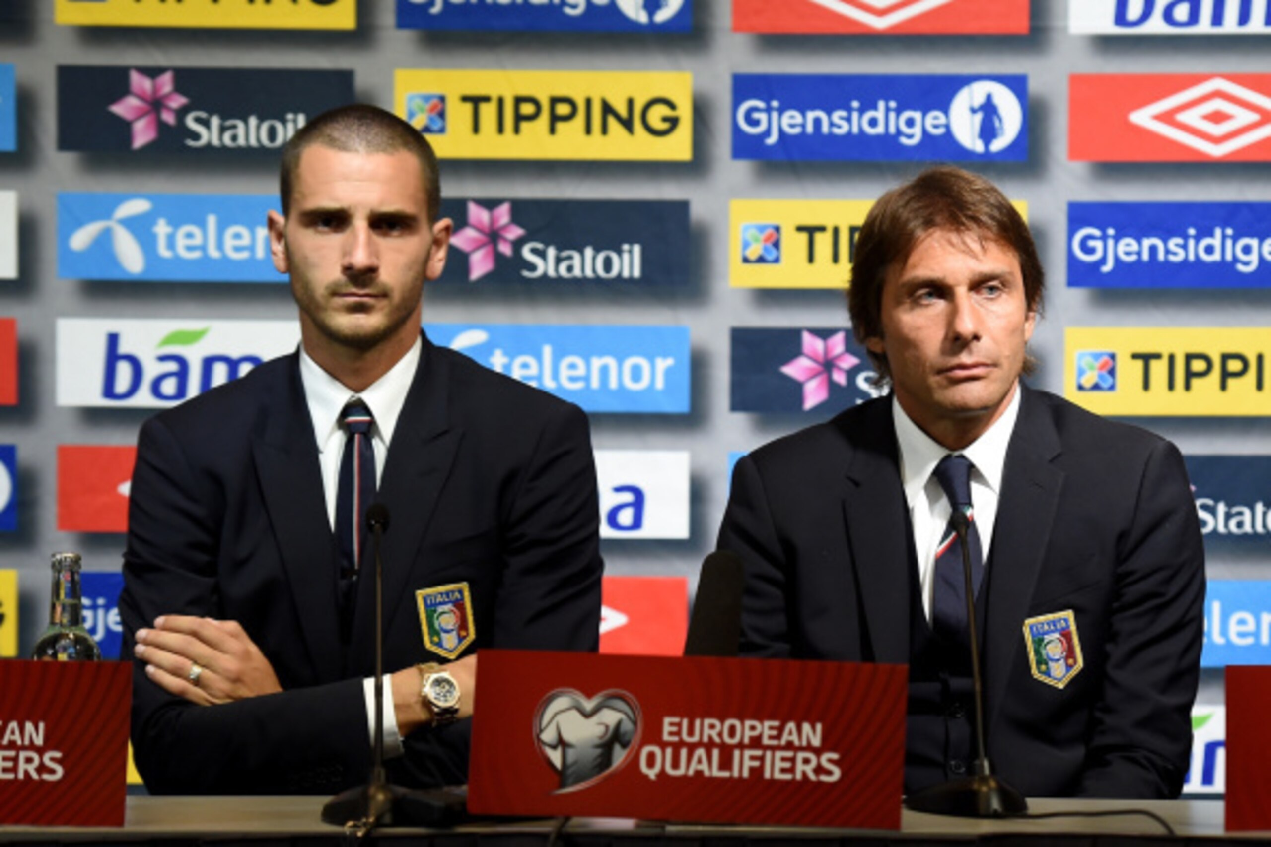 OSLO, NORWAY - SEPTEMBER 08: Coach Antonio Conte of Italy (R) and Leonardo Bonucci during the press conference at Ullevaal Stadion on September 8, 2014 in Oslo, Norway. (Photo by Claudio Villa/Getty Images) OSLO, NORWAY - SEPTEMBER 08: Coach Antonio Conte of Italy (R) and Leonardo Bonucci during the press conference at Ullevaal Stadion on September 8, 2014 in Oslo, Norway. (Photo by Claudio Villa/Getty Images)