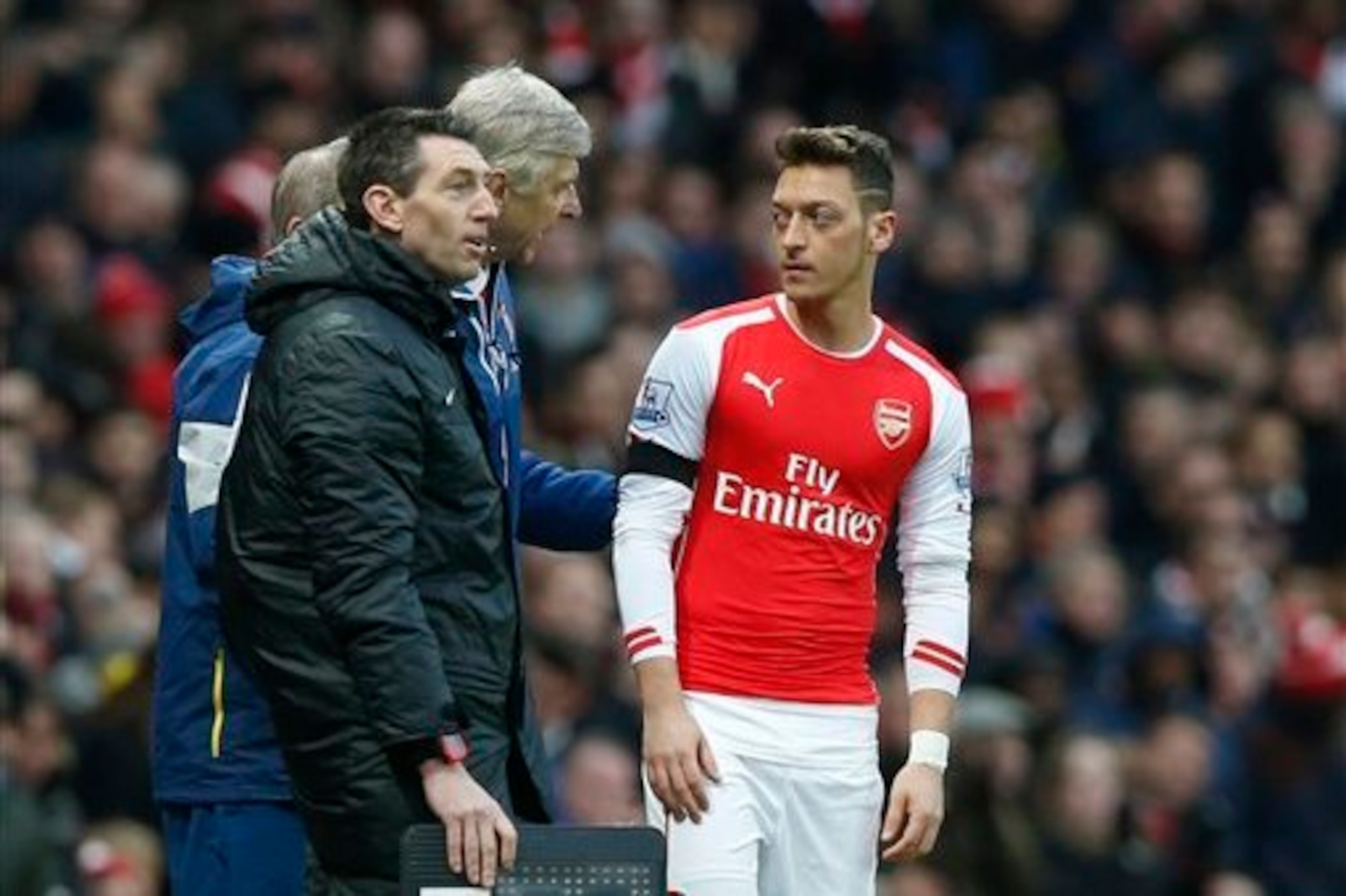 Ozil wants Wenger to spend.