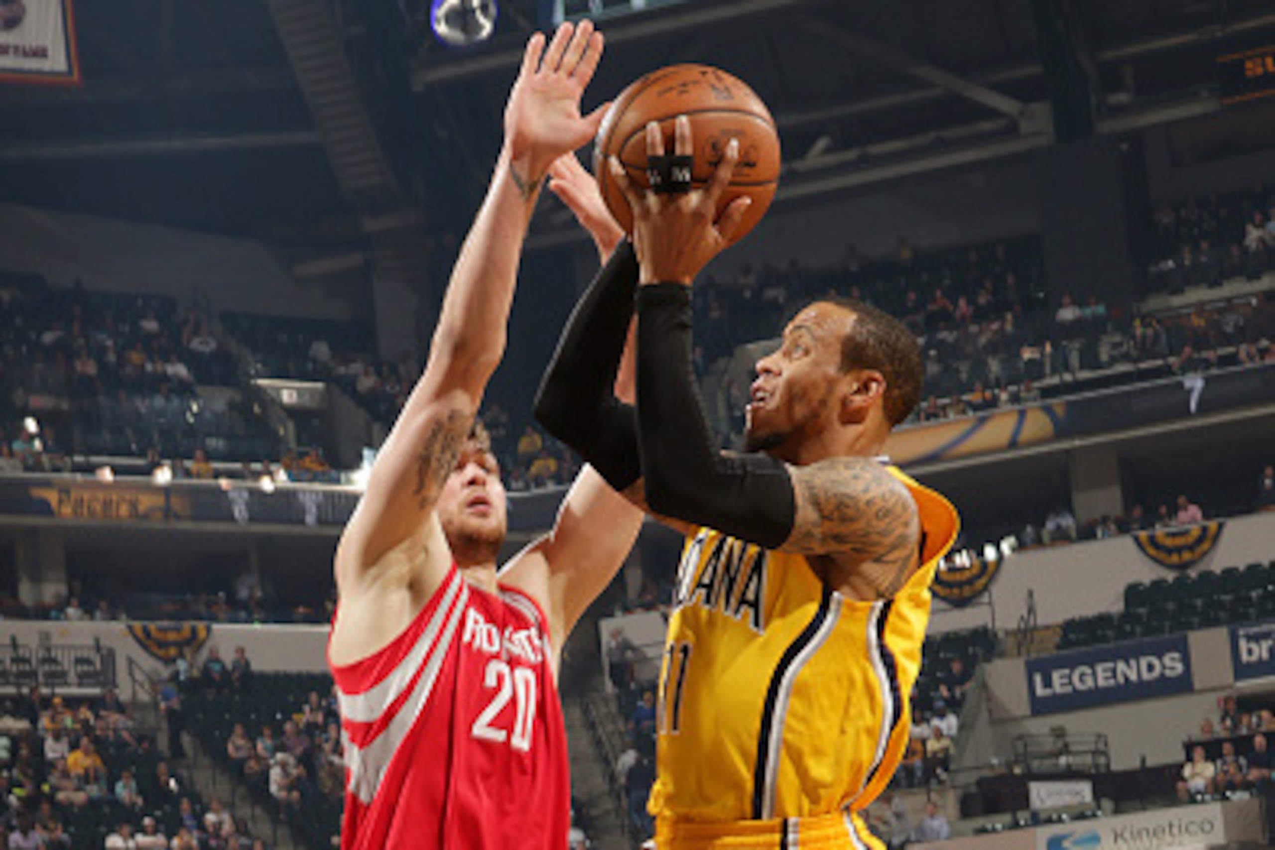 INDIANAPOLIS, IN - MARCH 27:  Monta Ellis #11 of the Indiana Pacers shoots the ball against the Houston Rockets on March 27, 2016 at Bankers Life Fieldhouse in Indianapolis, Indiana. NOTE TO USER: User expressly acknowledges and agrees that, by downloadin