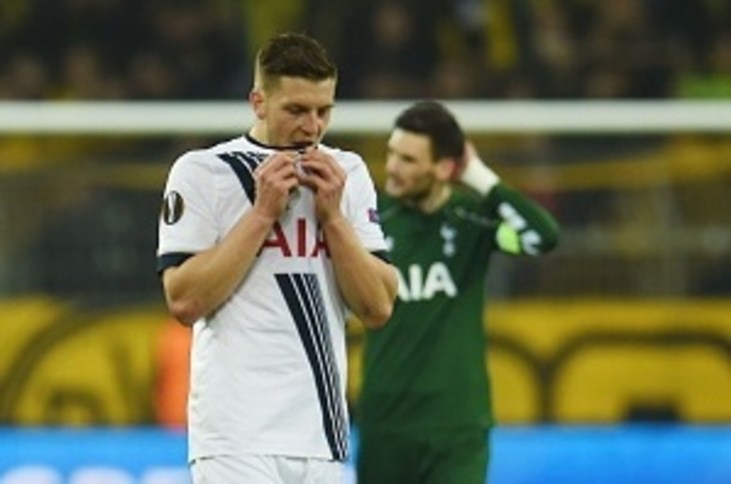Tottenham´s Kevin Wimmer reacts after the UEFA Europe League Round of 16 first leg football match between Borussia Dortmund and Tottenham Hotspurs in Dortmund , western Germany on March 10, 2016.  / AFP / PATRIK STOLLARZ        (Photo credit should read P