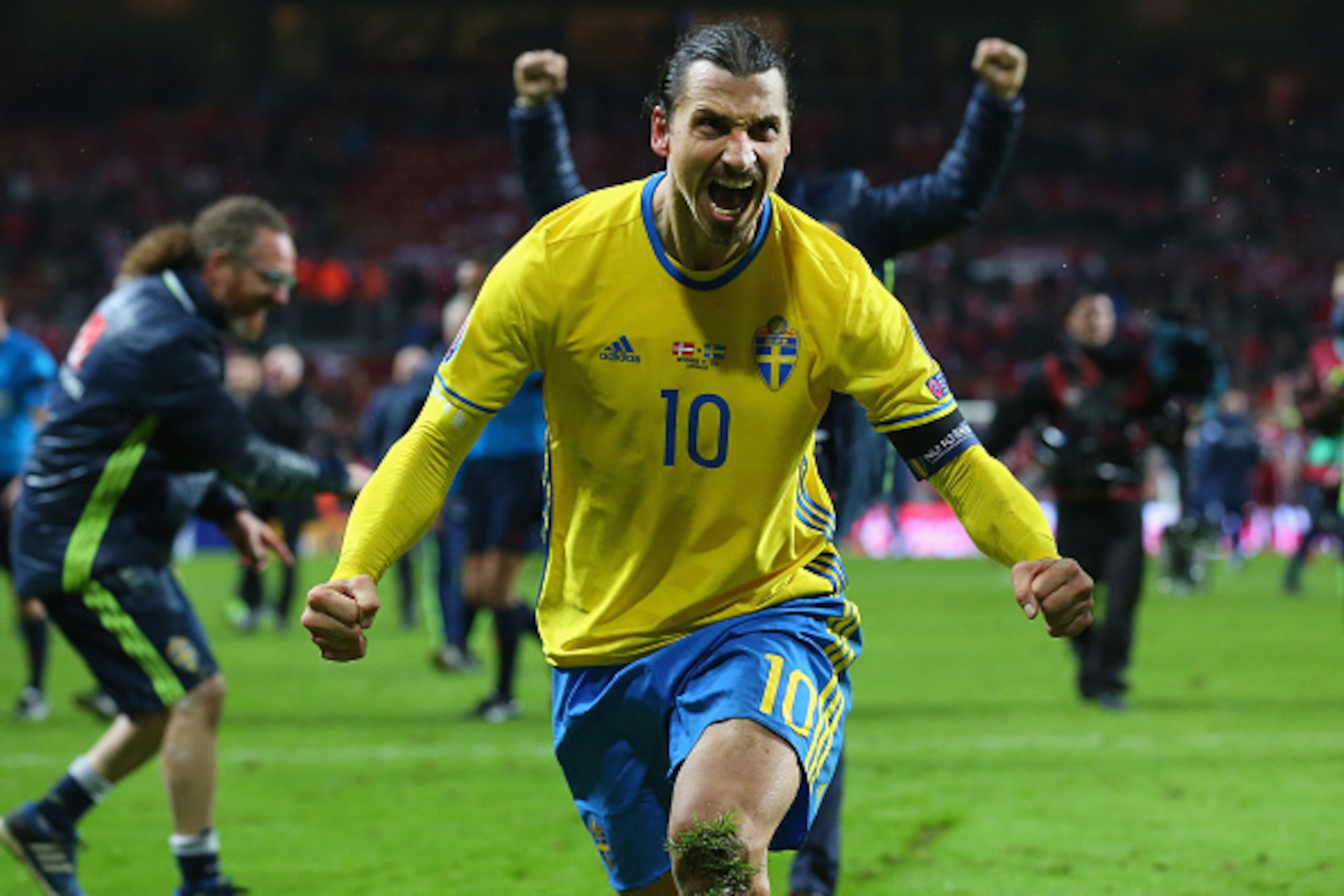 COPENHAGEN, DENMARK - NOVEMBER 17:  Zlatan Ibrahimovic of Sweden celebrates after the UEFA EURO 2016 Qualifier Play-Off Second Leg match between Denmark and Sweden at Parken Stadium on November 17, 2015 in Copenhagen, Denmark.  (Photo by Alex Livesey/Gett
