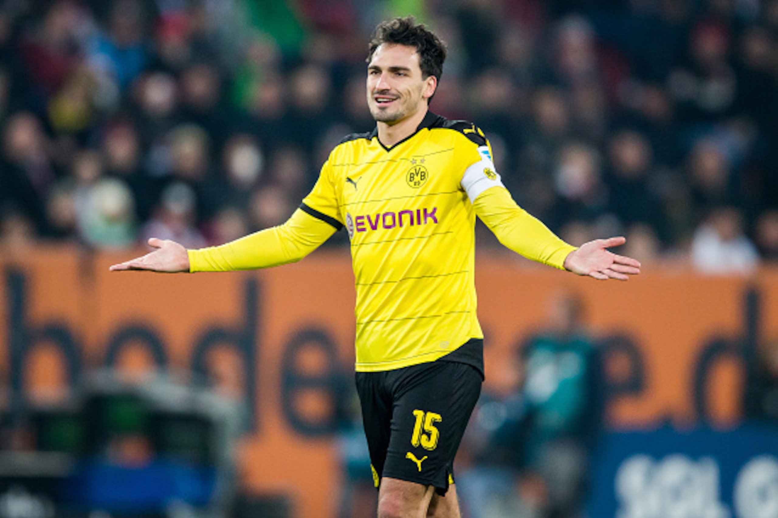 AUGSBURG, GERMANY - MARCH 20:  Mats Hummels of Dortmund reacts during the Bundesliga match between FC Augsburg and Borussia Dortmund at SGL Arena on March 20, 2016 in Augsburg, Germany.  (Photo by Simon Hofmann/Getty Images)