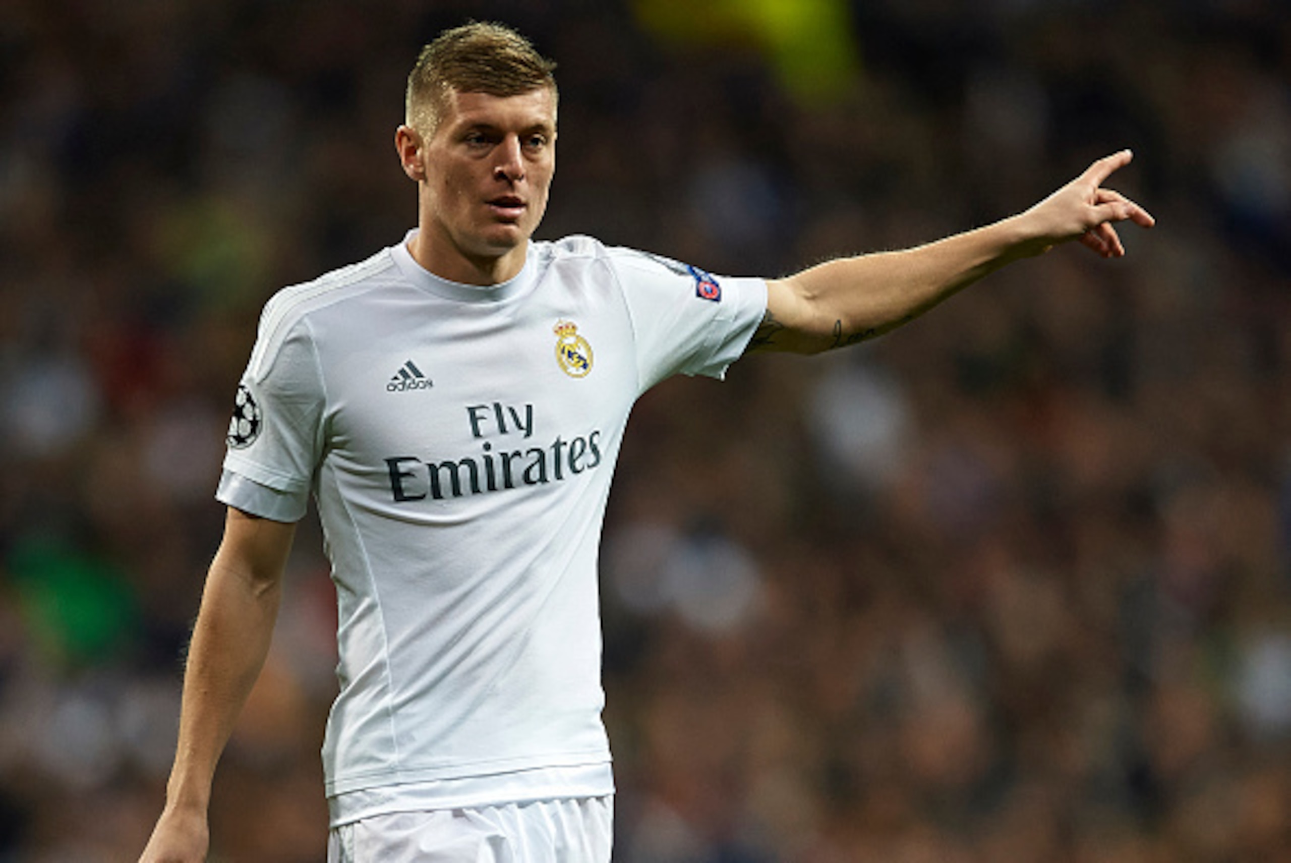 MADRID, SPAIN - MARCH 08:  Toni Kroos of Real Madrid reacts during the UEFA Champions League Round of 16 Second Leg match between Real Madrid CF and AS Roma at Estadio Santiago Bernabeu on March 8, 2016 in Madrid, Spain.  (Photo by Manuel Queimadelos Alon