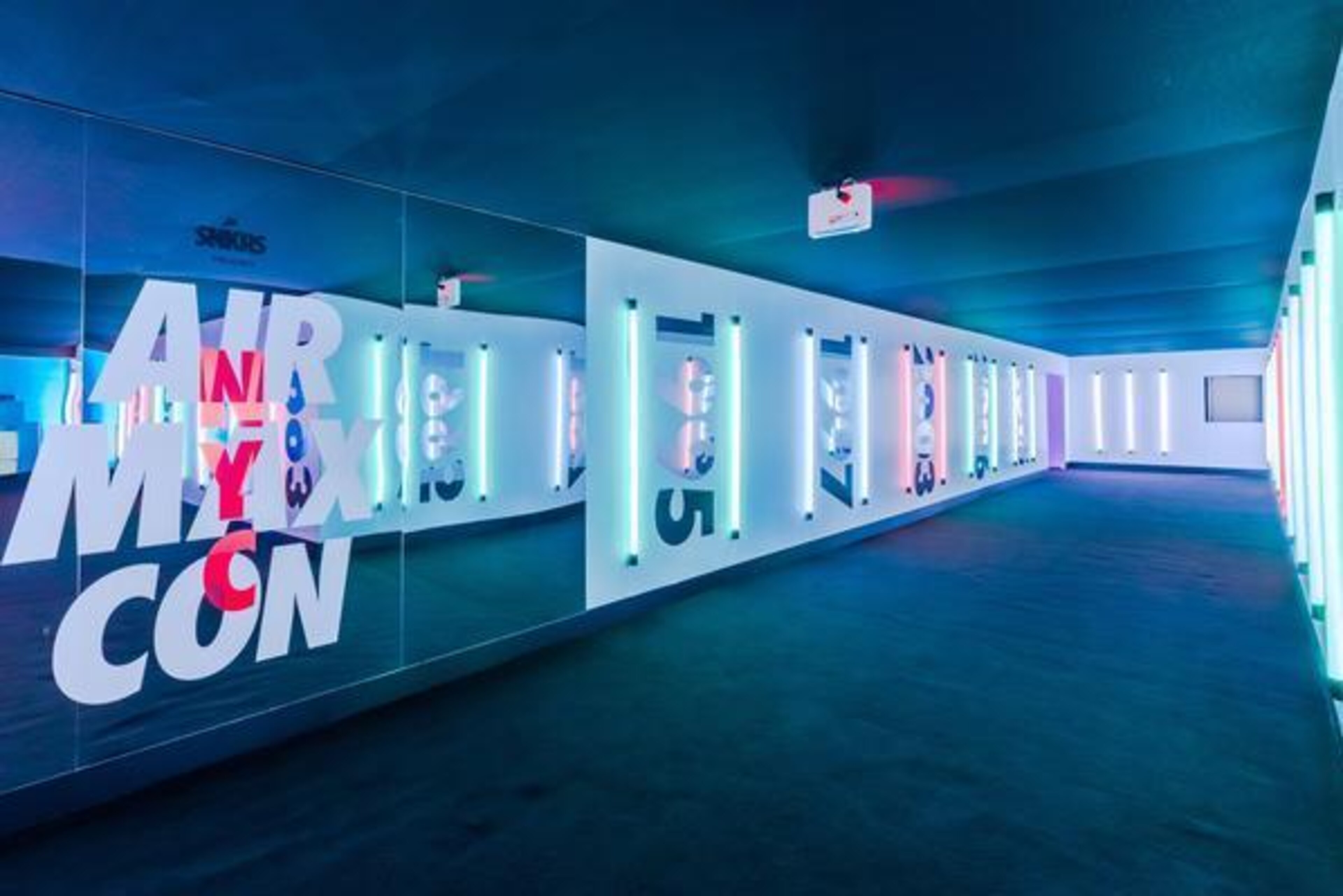 Air Max Con's entrance.