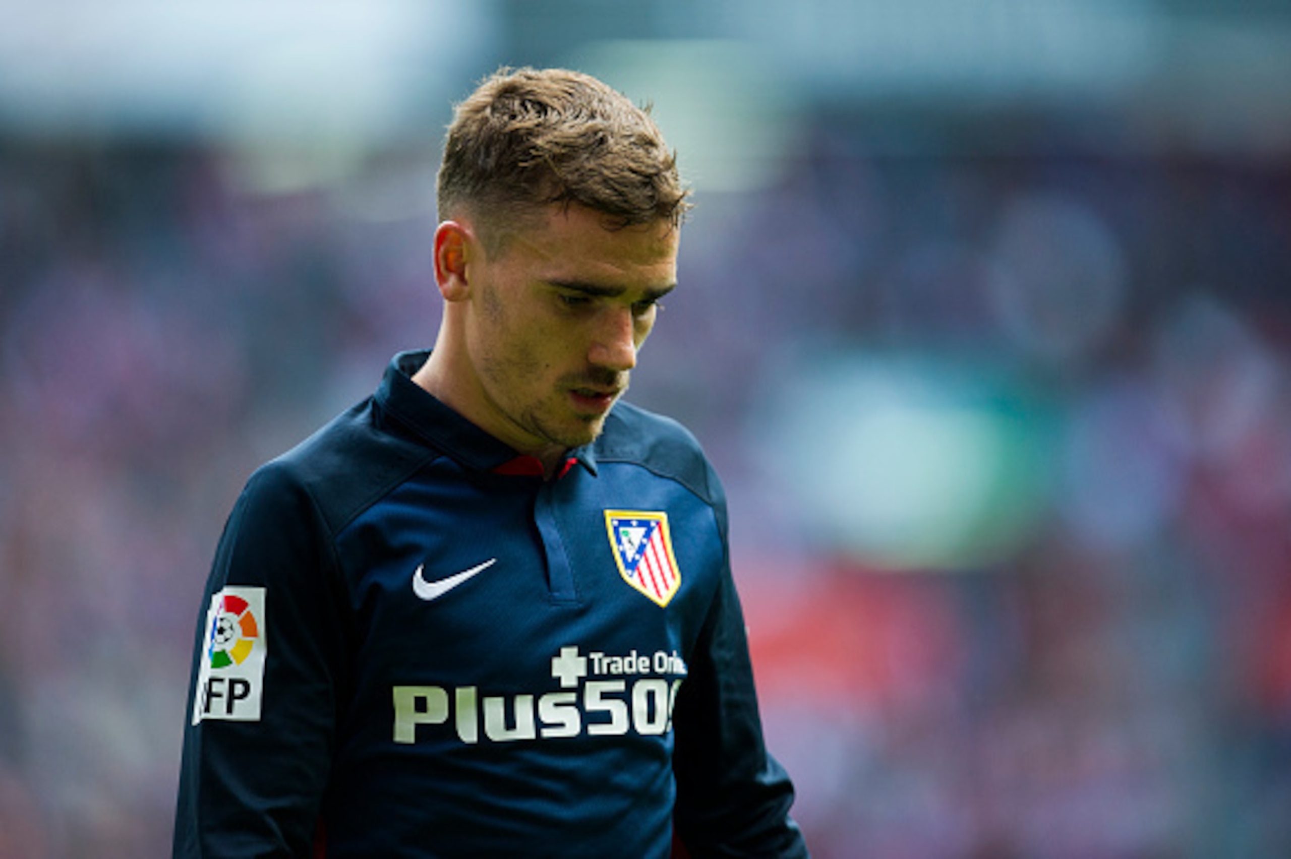 GIJON, SPAIN - MARCH 19: Antoine Griezmann of Club Atletico de Madrid reacts during the La Liga match between Real Sporting de Gijon and Club Atletico de Madrid at Estadio El Molinon on March 19, 2016 in Gijon, Spain.  (Photo by Juan Manuel Serrano Arce/G