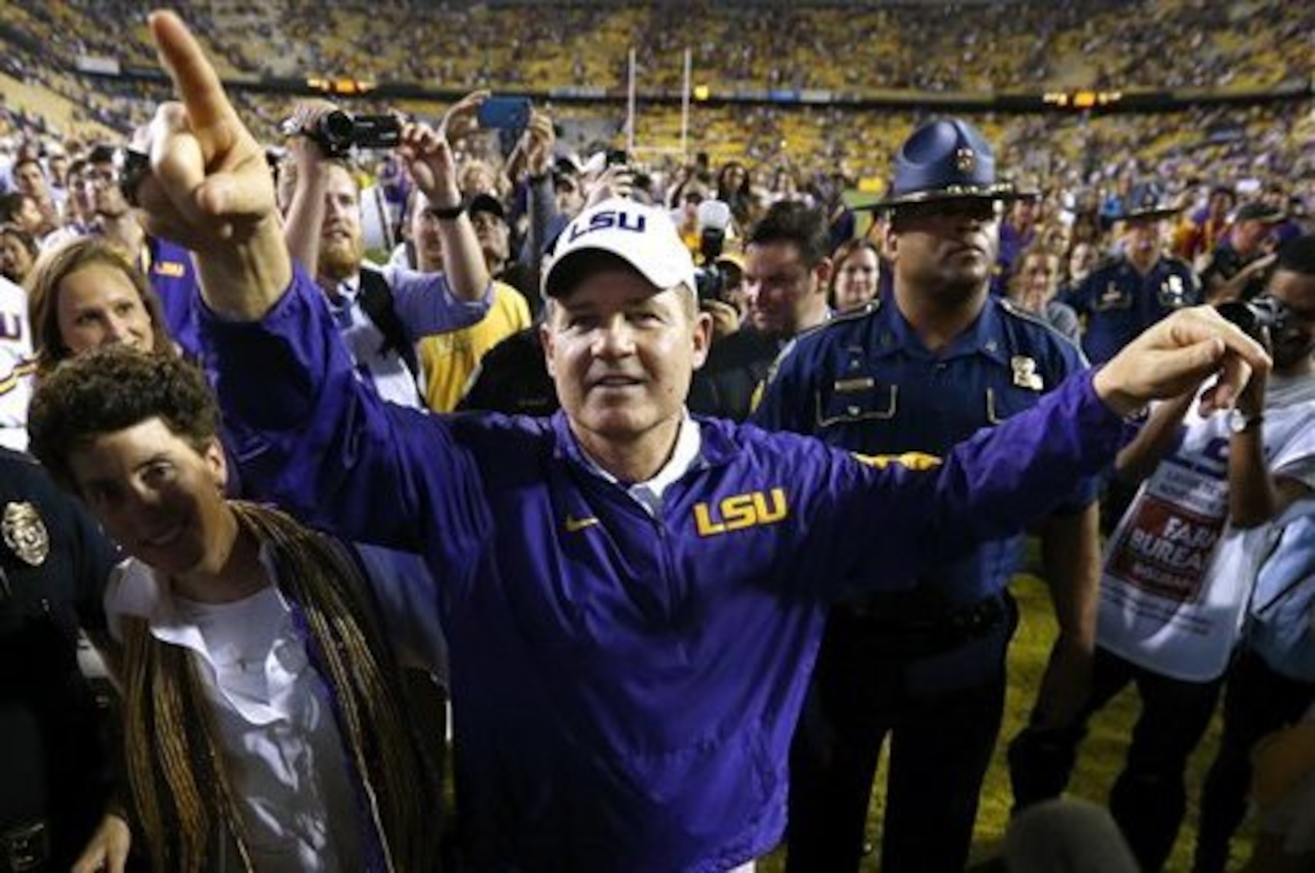 Les Miles has had good passing teams before, and needs 2016 to one as well.