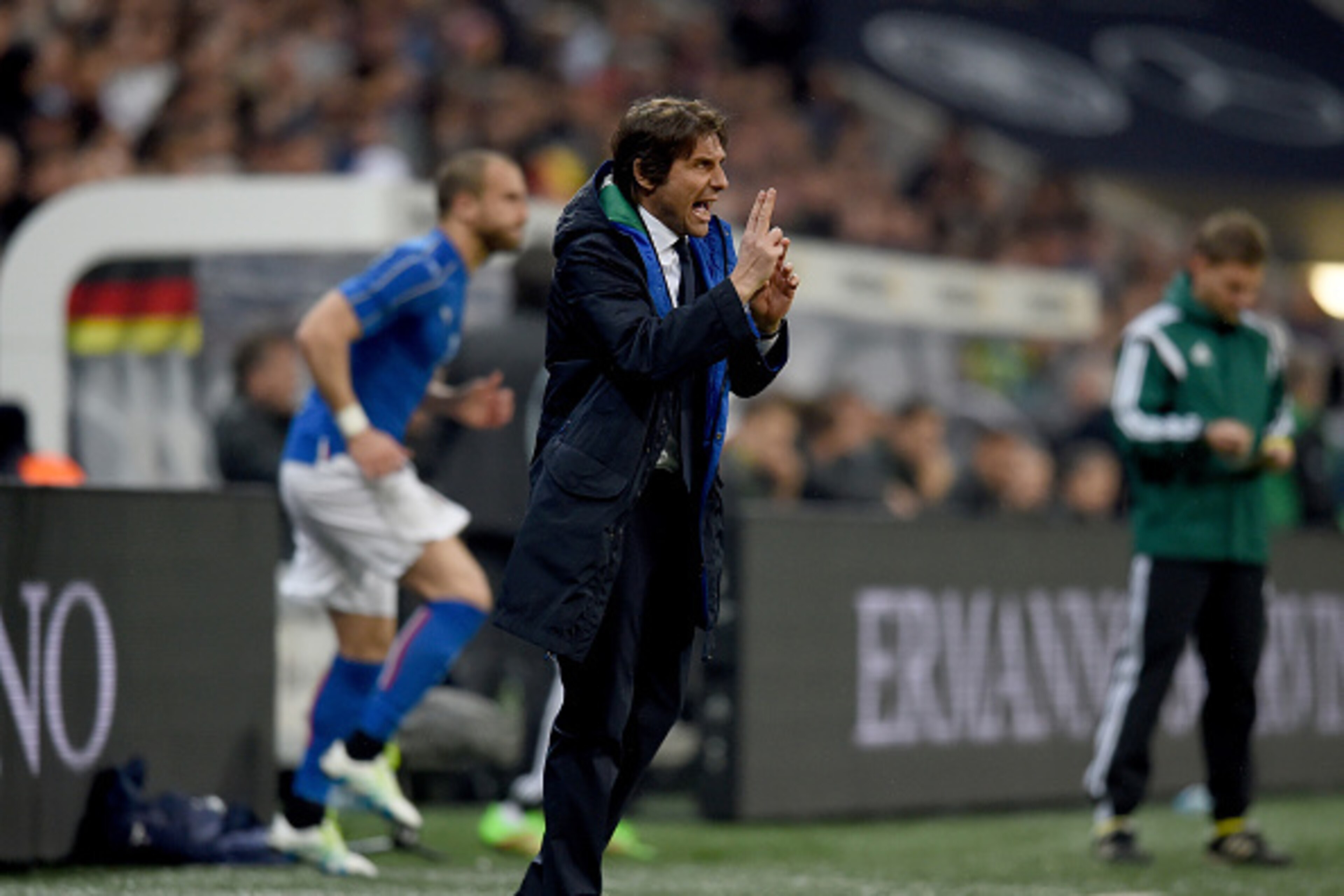 MUNICH, GERMANY - MARCH 29:  Head coach Italy Antonio Conte reacts during the international friendly match between Germany and Italy  at Allianz Arena on March 29, 2016 in Munich, Germany.  (Photo by Claudio Villa/Getty Images)