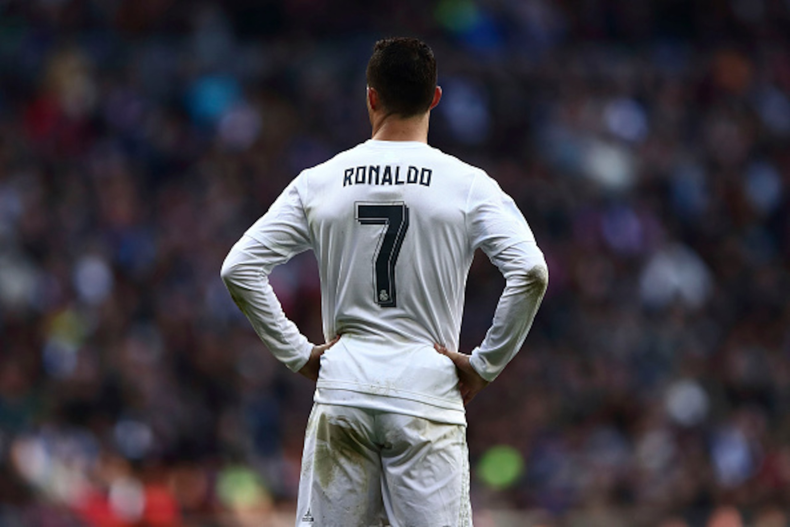MADRID, SPAIN - FEBRUARY 27: Cristiano Ronaldo of Real Madrid CF reacts during the La Liga match between Real Madrid CF and Club Atletico de Madrid at Estadio Santiago Bernabeu on February 27, 2016 in Madrid, Spain.  (Photo by Gonzalo Arroyo Moreno/Getty 