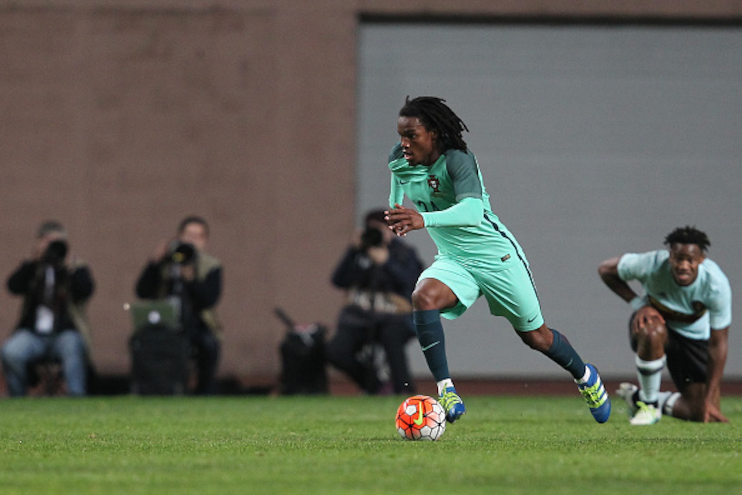 LEIRIA, PORTUGAL - MARCH 29:  Portuguese midfielder Renato Sanches during the match between Portugal and Belgium Friendly International at  Estadio Municipal de Leiria on March 29, 2016 in Lisbon, Portugal.  (Photo by Carlos Rodrigues/Getty Images)