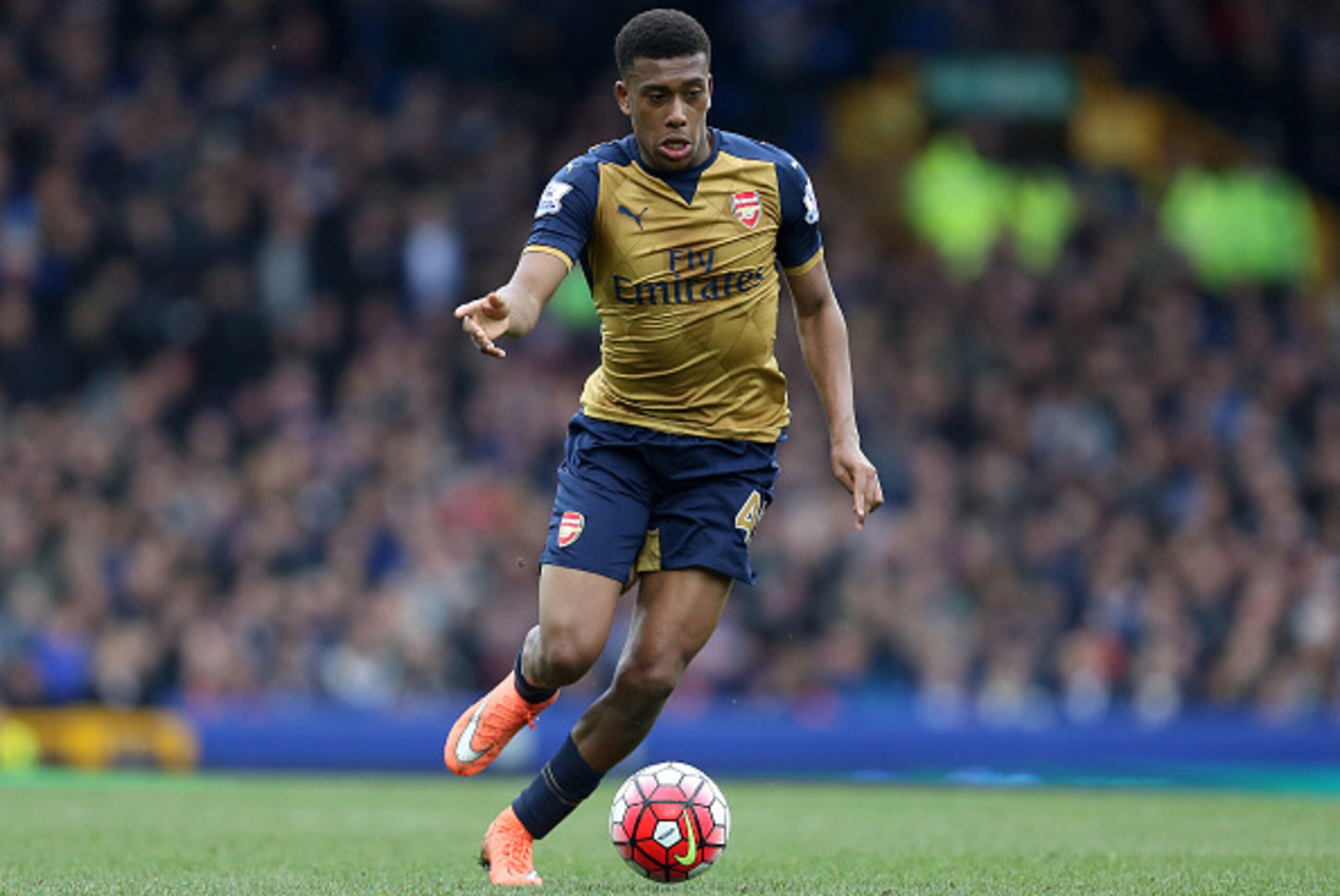 LIVERPOOL, ENGLAND - MARCH 19: Alex Iwobi of Arsenal during the Barclays Premier League match between Everton and Arsenal at Goodison Park on March 19, 2016 in Liverpool, England.  (Photo by James Baylis - AMA/Getty Images)
