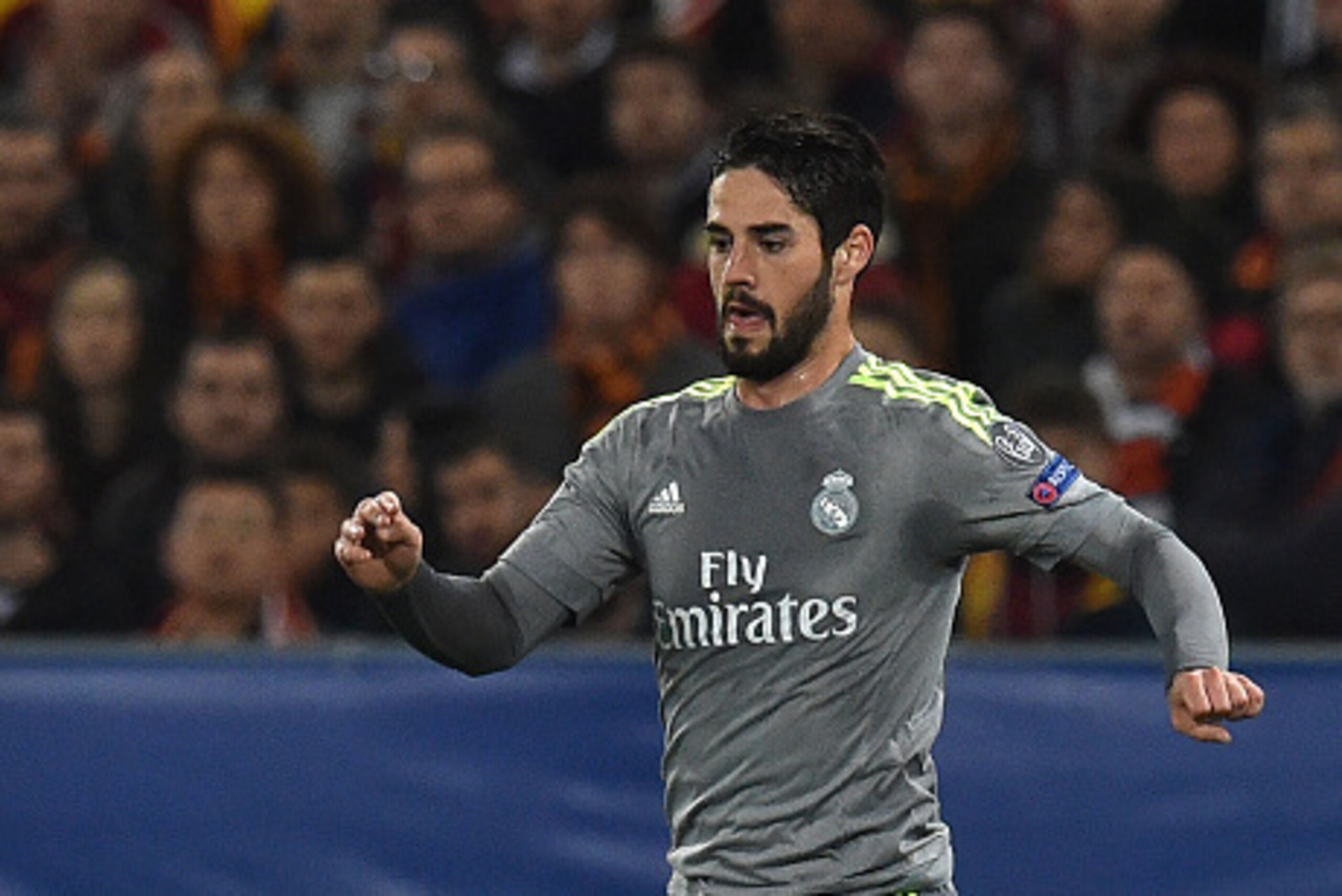 ROME, ITALY - FEBRUARY 17: Isco of Real Madrid CF in action during the UEFA Champions League Round of 16 First Leg match between AS Roma and Real Madrid CF at Stadio Olimpico on February 17, 2016 in Rome, Italy. (Photo by Giuseppe Bellini/Getty Images) ROME, ITALY - FEBRUARY 17: Isco of Real Madrid CF in action during the UEFA Champions League Round of 16 First Leg match between AS Roma and Real Madrid CF at Stadio Olimpico on February 17, 2016 in Rome, Italy. (Photo by Giuseppe Bellini/Getty Images)