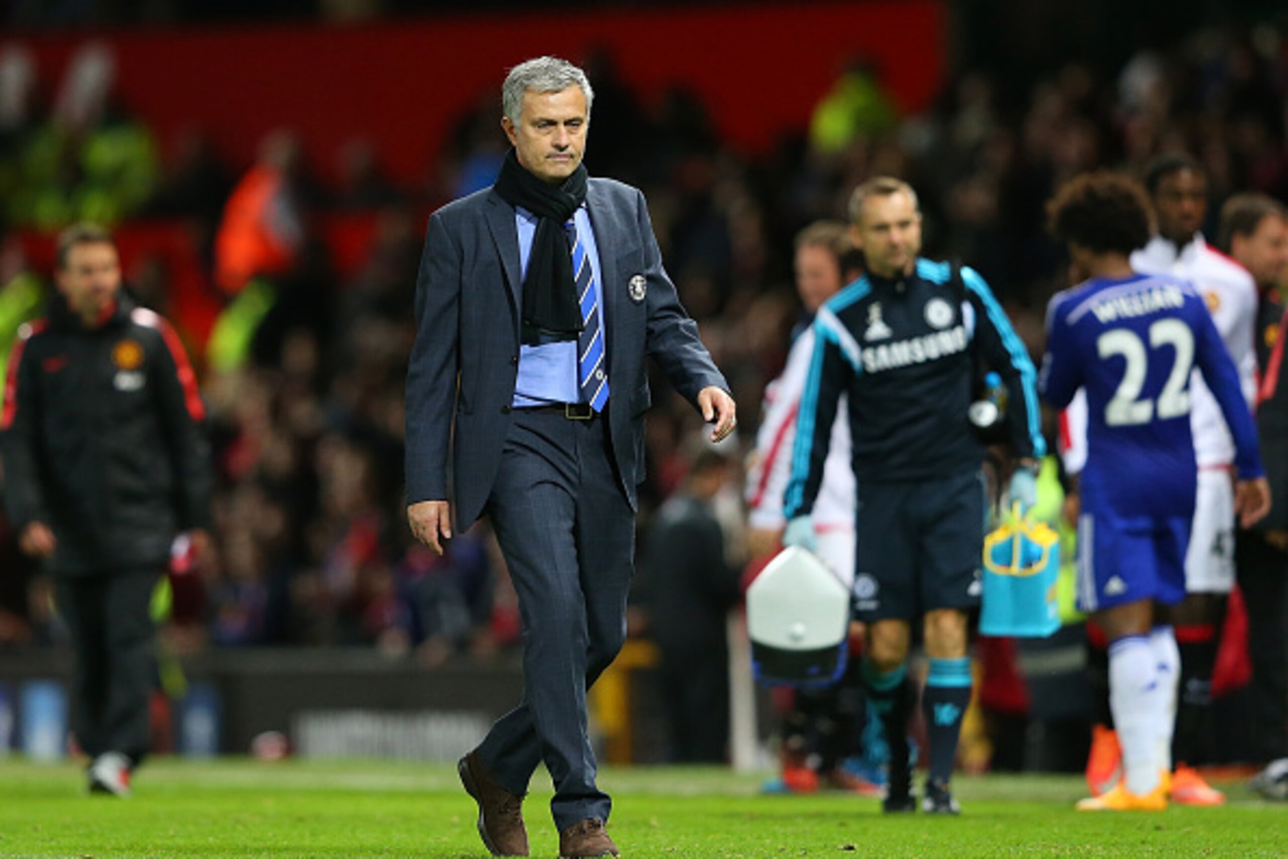 MANCHESTER, ENGLAND - OCTOBER 26:  Chelsea Manager Jose Mourinho walks off at the end of the Barclays Premier League match between Manchester United and Chelsea at Old Trafford on October 26, 2014 in Manchester, England.  (Photo by Alex Livesey/Getty Imag