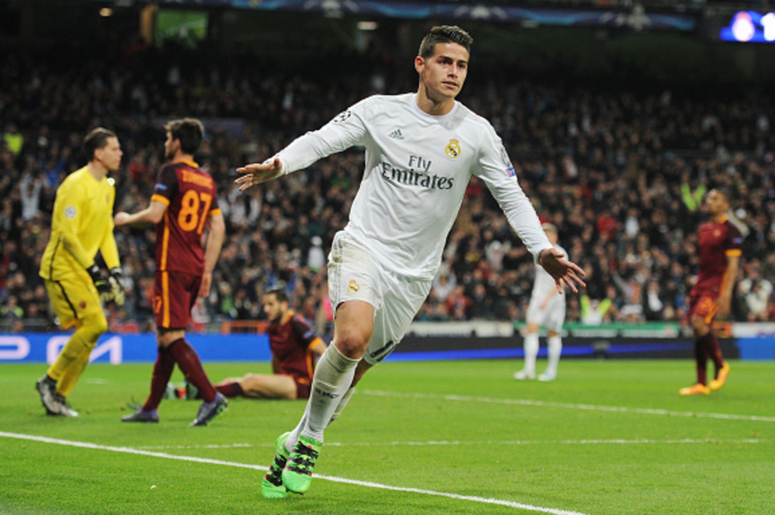 MADRID, SPAIN - MARCH 08: James Rodriguez of Real Madrid celebrates scoring his team's second goal during the UEFA Champions League Round of 16 Second Leg match between Real Madrid and Roma at Estadio Santiago Bernabeu on March 8, 2016 in Madrid, Spain. MADRID, SPAIN - MARCH 08: James Rodriguez of Real Madrid celebrates scoring his team's second goal during the UEFA Champions League Round of 16 Second Leg match between Real Madrid and Roma at Estadio Santiago Bernabeu on March 8, 2016 in Madrid, Spain.