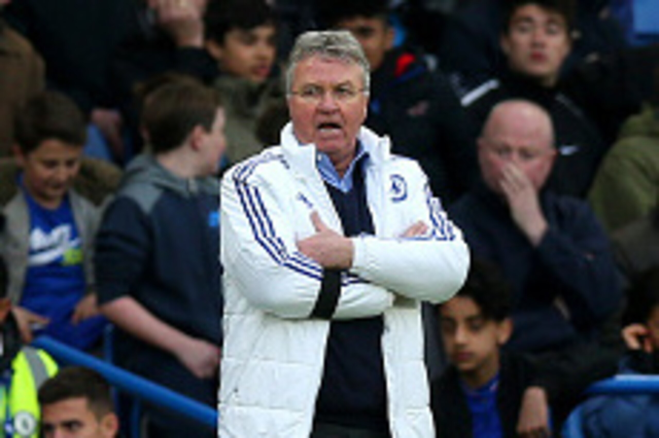 LONDON, ENGLAND - MARCH 19:  Guus Hiddink interim manager of Chelsea looks on during the Barclays Premier League match between Chelsea and West Ham United at Stamford Bridge on March 19, 2016 in London, United Kingdom.  (Photo by Alex Morton/Getty Images)