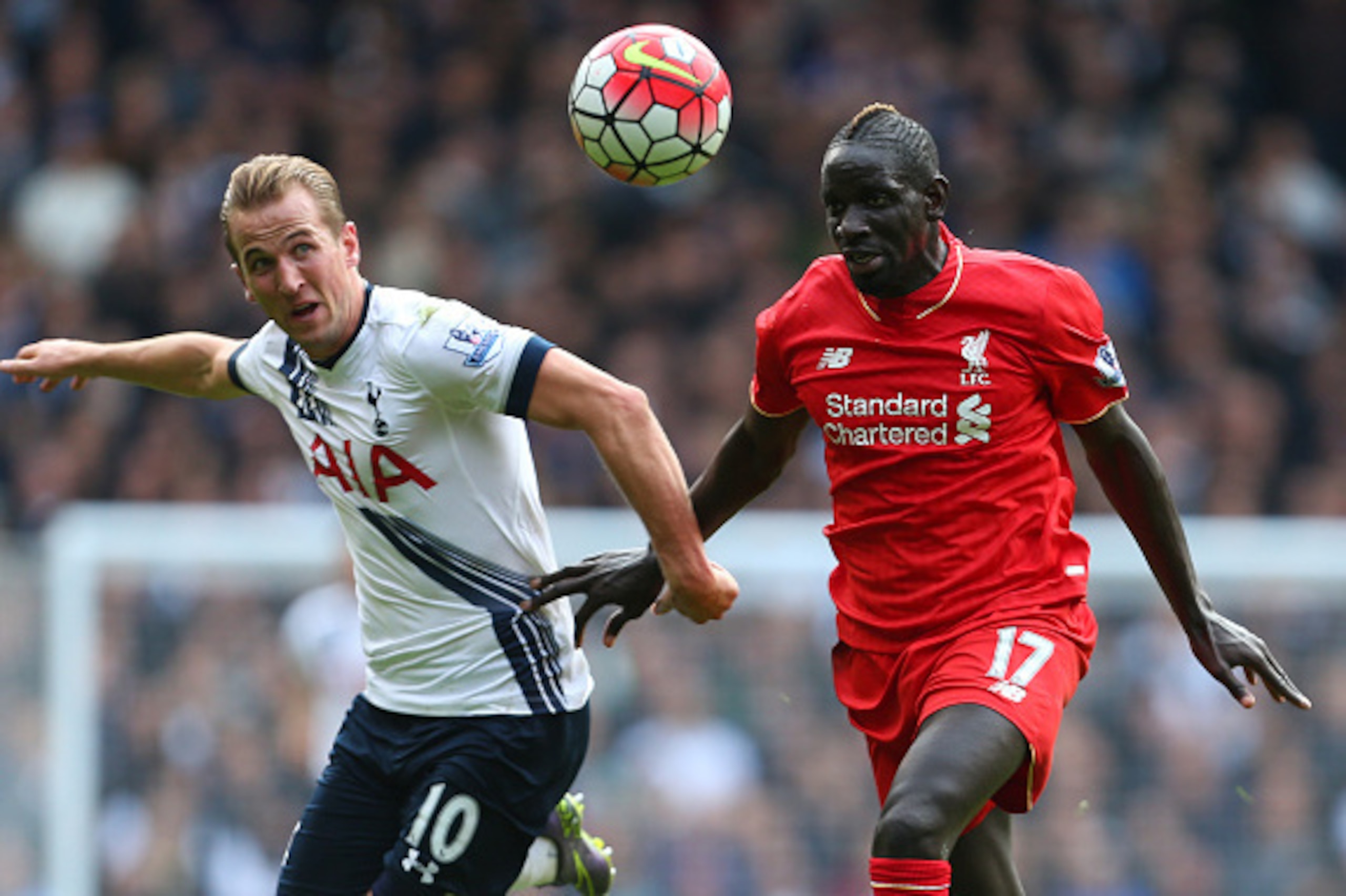 LONDON, ENGLAND - OCTOBER 17:  Harry Kane of Tottenham Hotspur and Mamadou Sakho of Liverpool during the Barclays Premier League match between Tottenham Hotspur and Liverpool at White Hart Lane on October 17, 2015 in London, England.  (Photo by Catherine 